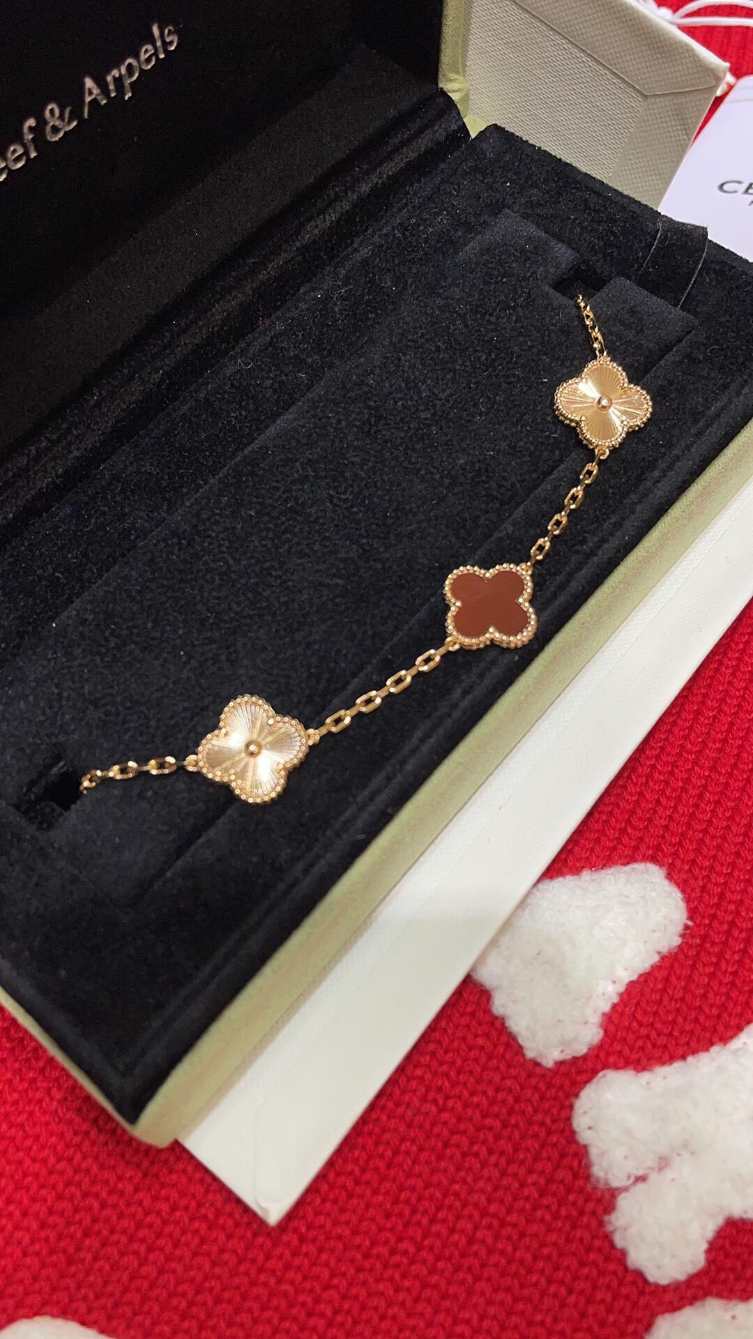 Van Cleef & Arpels rose gold carnelian carved four-leaf clover five-flower bracelet - cnluxepick