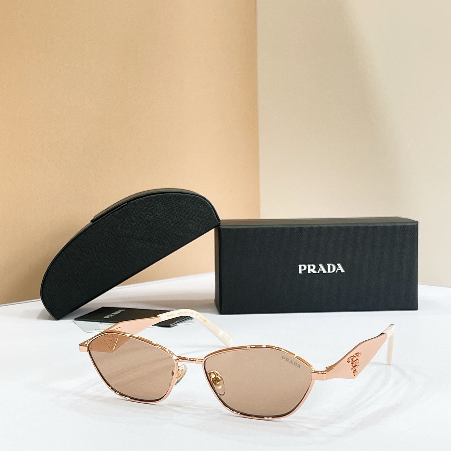 Prada sunglasses - cnluxepick