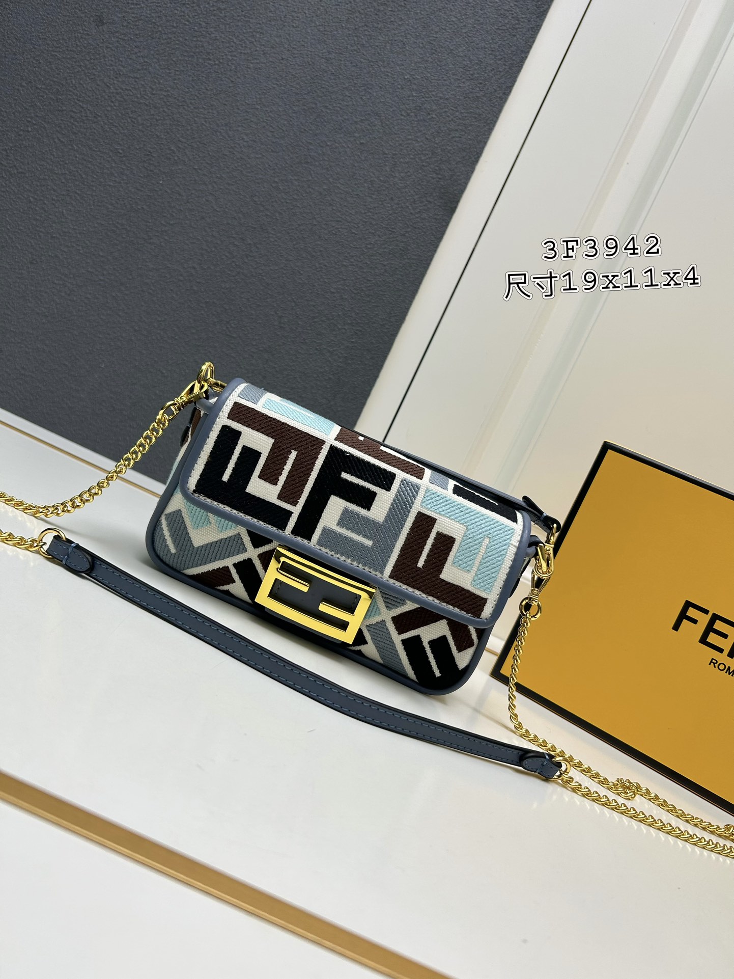 FendiX MarcJacobs mini baguette bag - cnluxepick