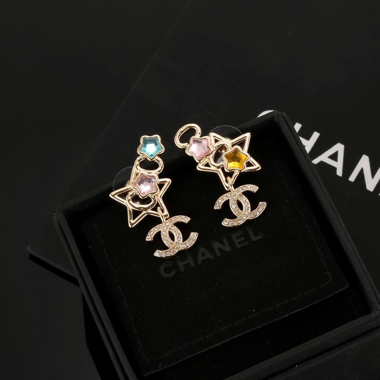 Chanel New Star-Patterned Earrings - cnluxepick