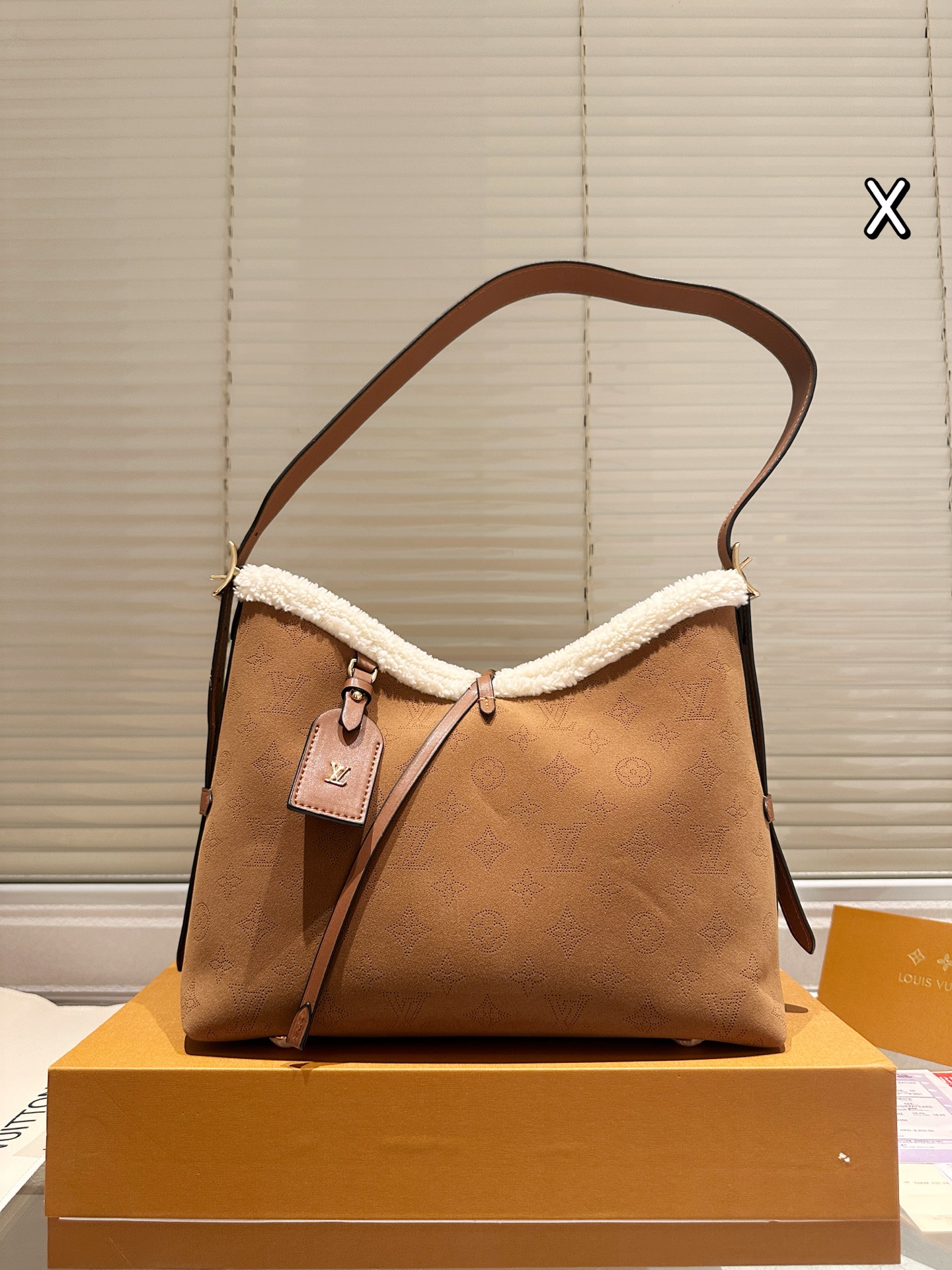 LV Plush CarryAll Handbag - cnluxepick