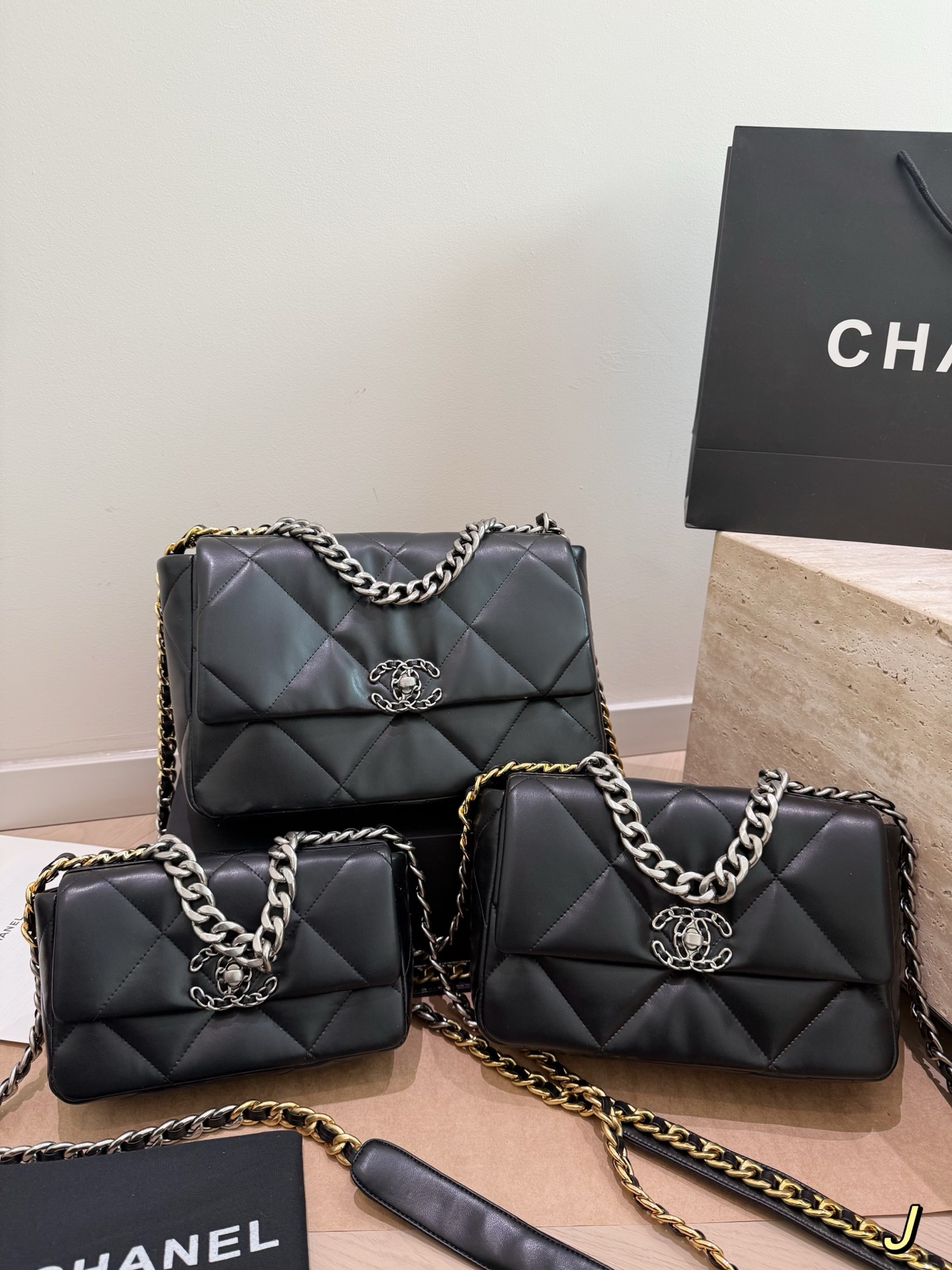 Chanel Chain Flap Bag - cnluxepick
