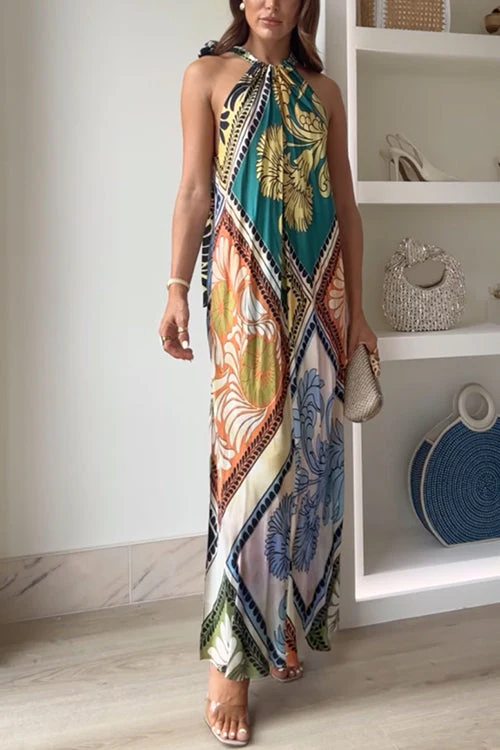 Elegant Halter Neck Geometric Print Maxi DressClistos