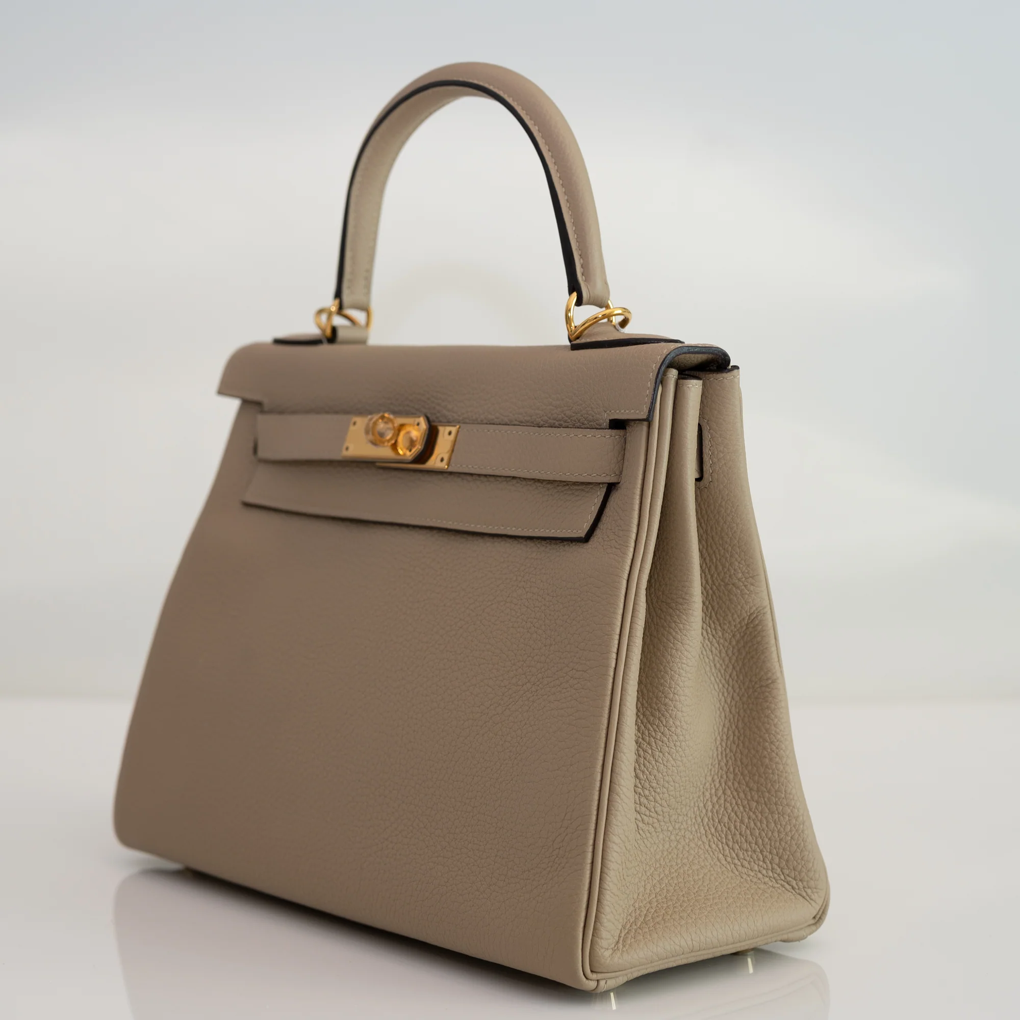 Hermès Kelly 28 Retourne Trench Togo Gold Hardware