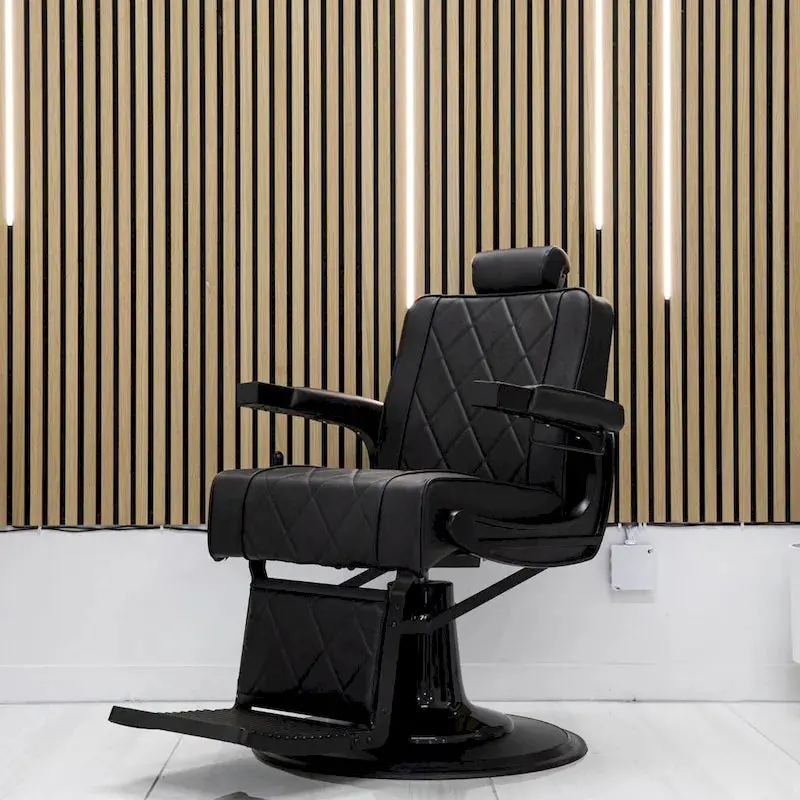 ROGERS Professional Barber Chair – Heavy-Duty Hydraulic Reclining Styling Seat in Sleek Black Finish