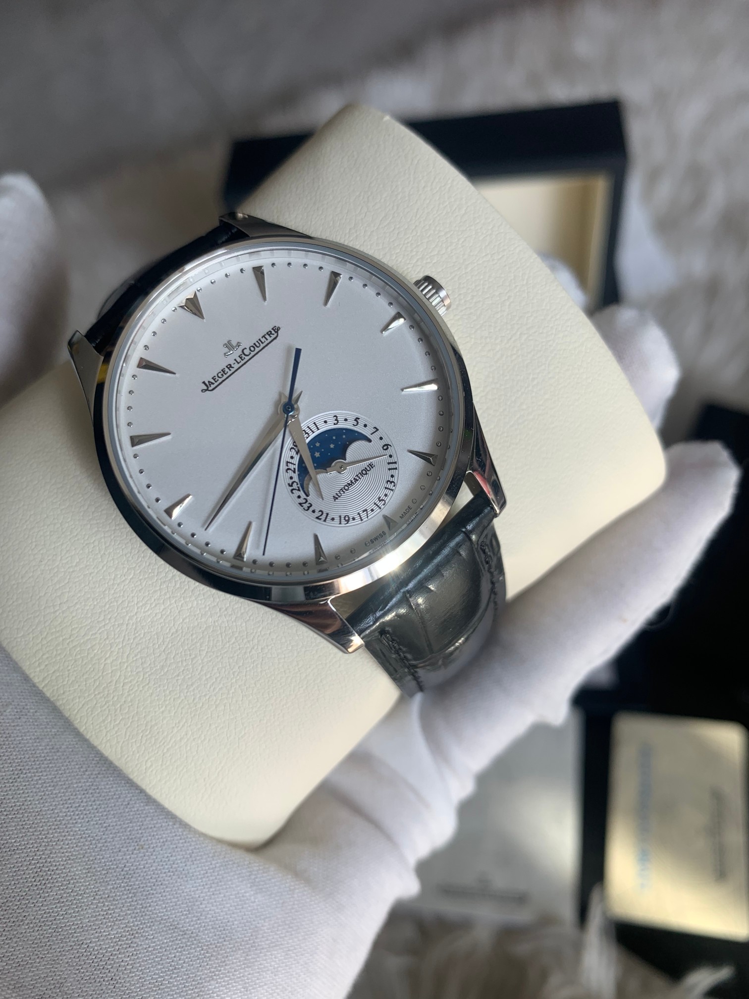 Jaeger-LeCoultre Master Moon Phase Men's Watch - cnluxepick