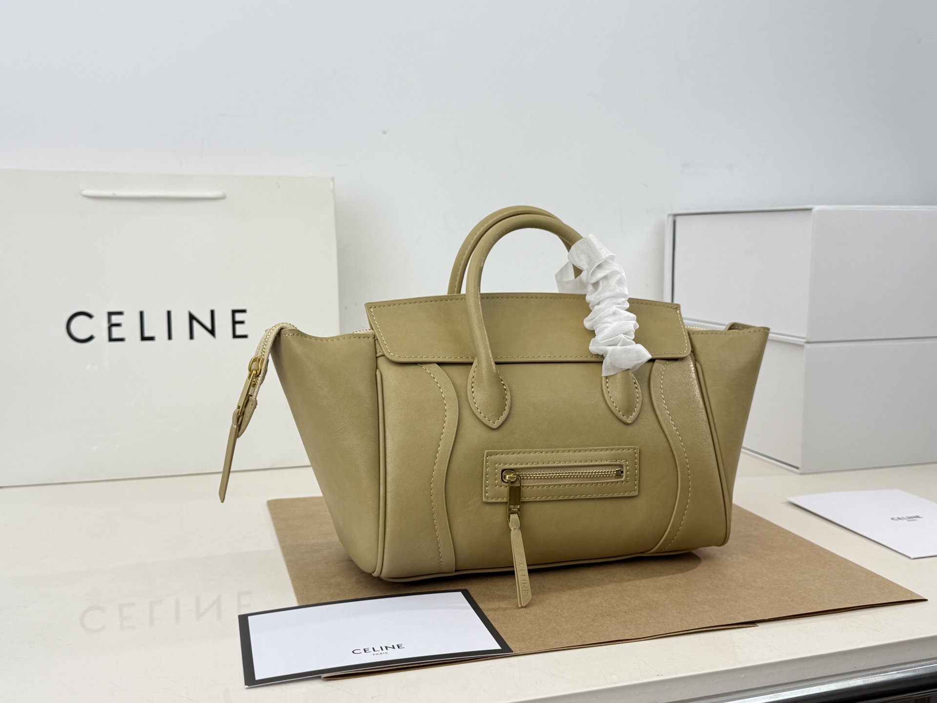 CELINE New Luggage Sandcastle-Colored Smiley Face Bag - cnluxepick