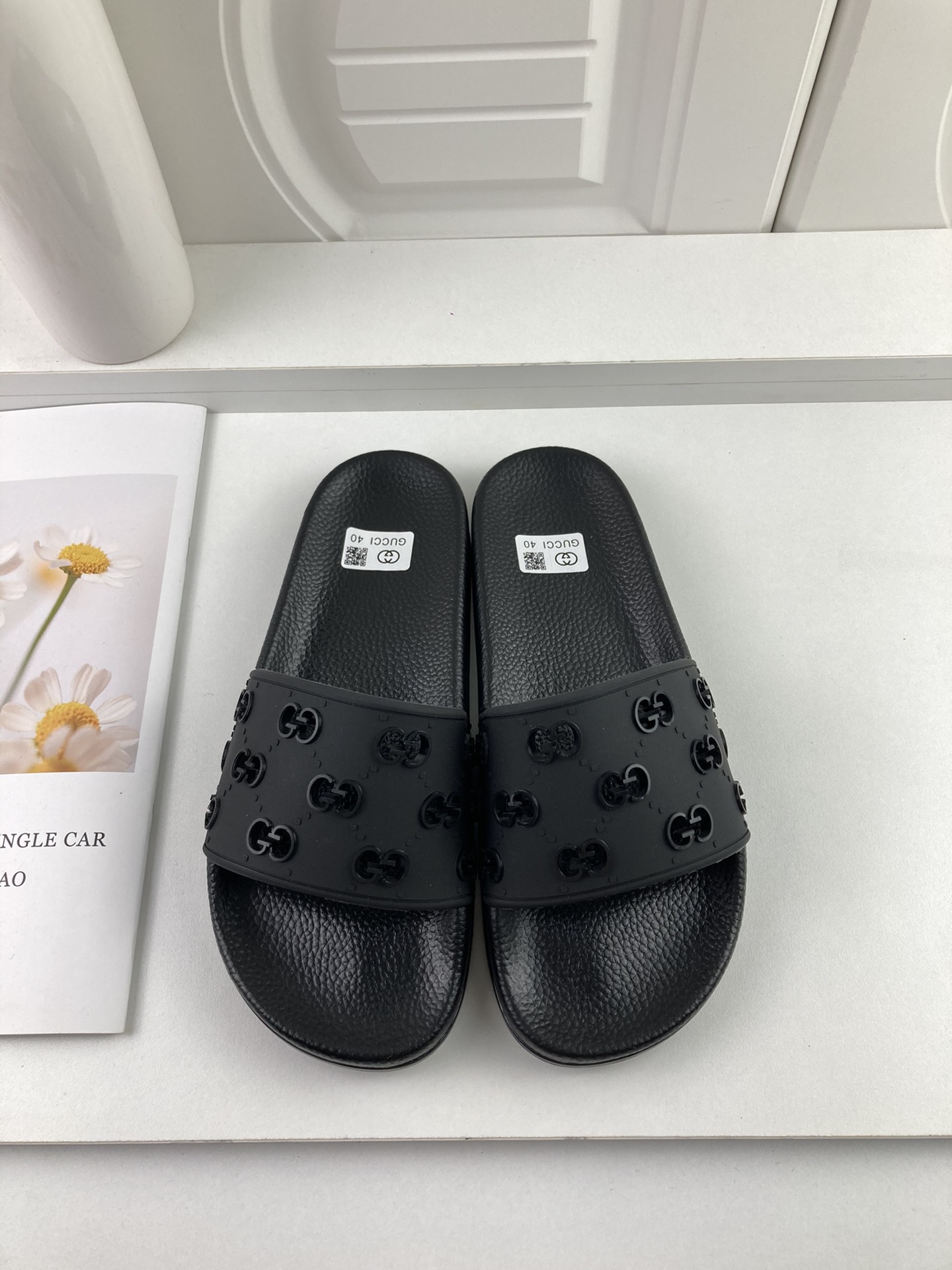 Gucci Women's Rubber GG Slide Sandal - cnluxepick