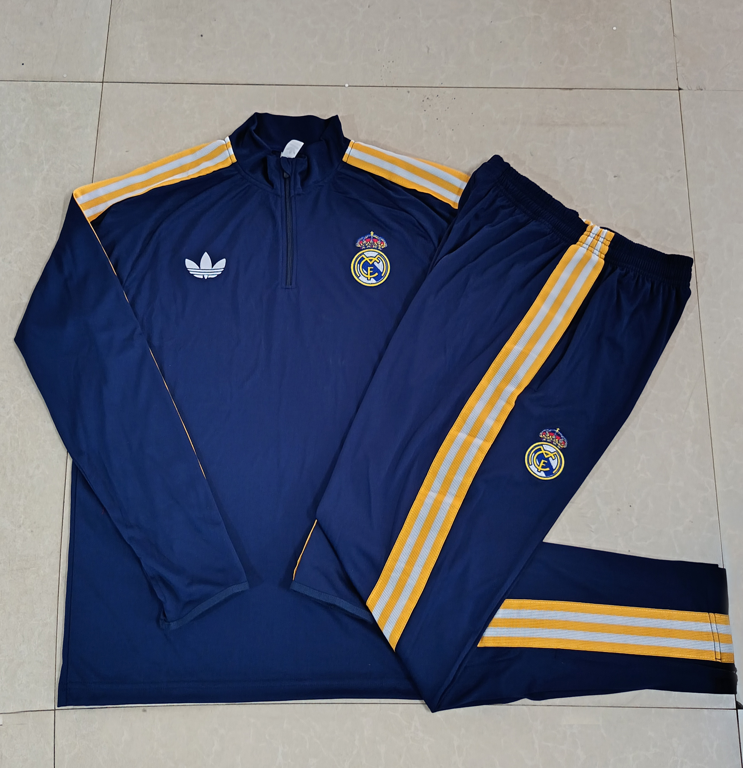 Real Madrid Kids Training Suit 26/27
