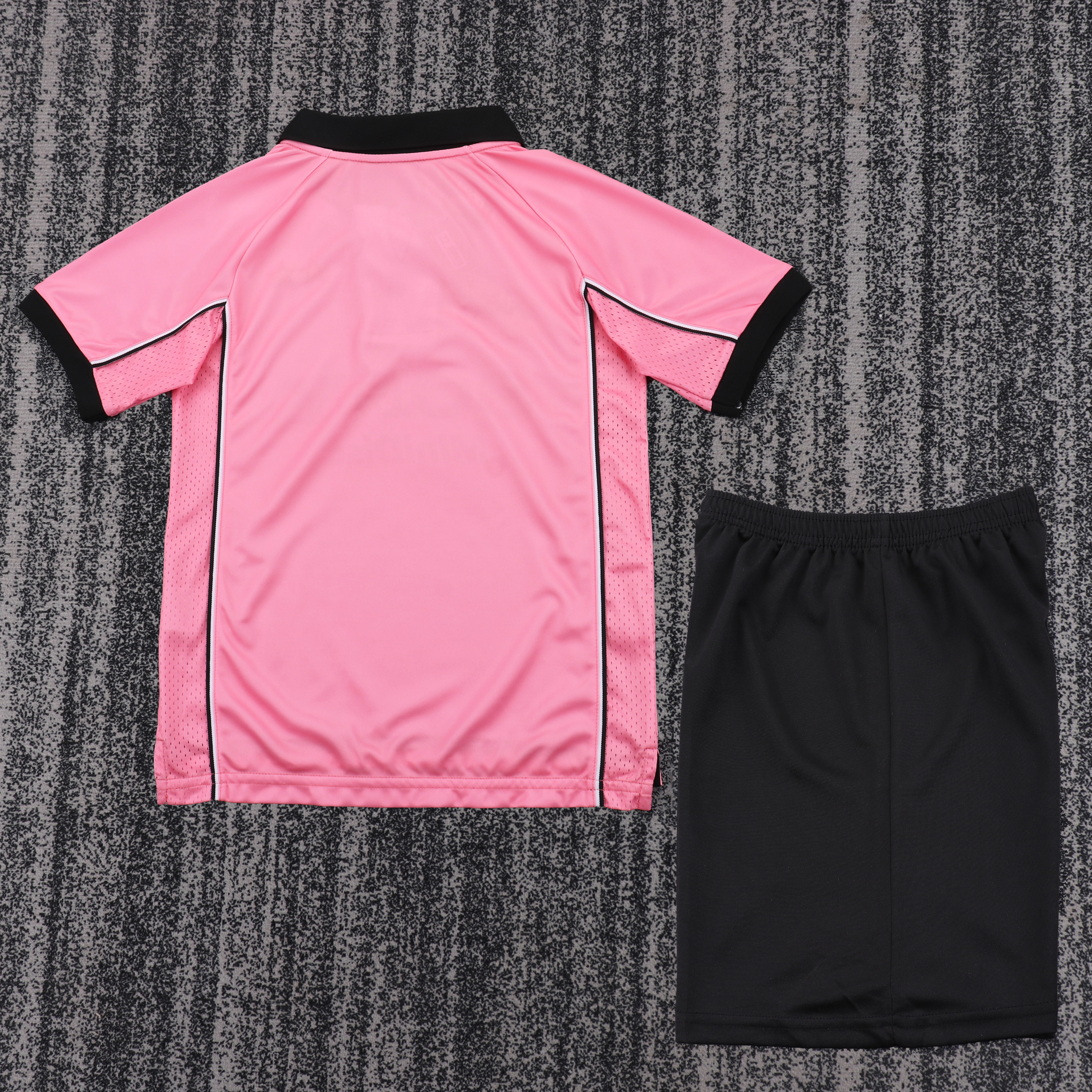 Kids Retro Juventus 97/98 Away Kit 16-28