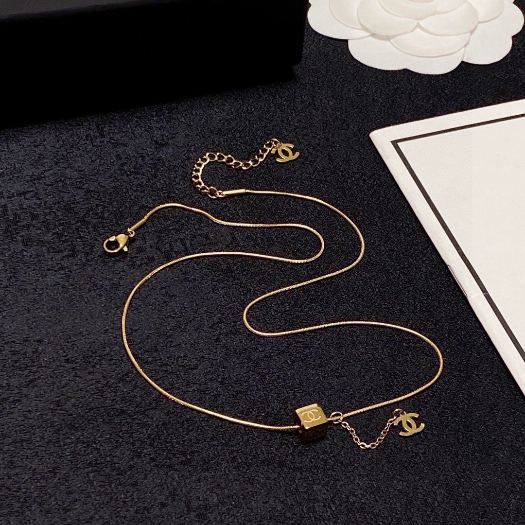Chanel's new Double C necklace with a stylish square pendant - cnluxepick
