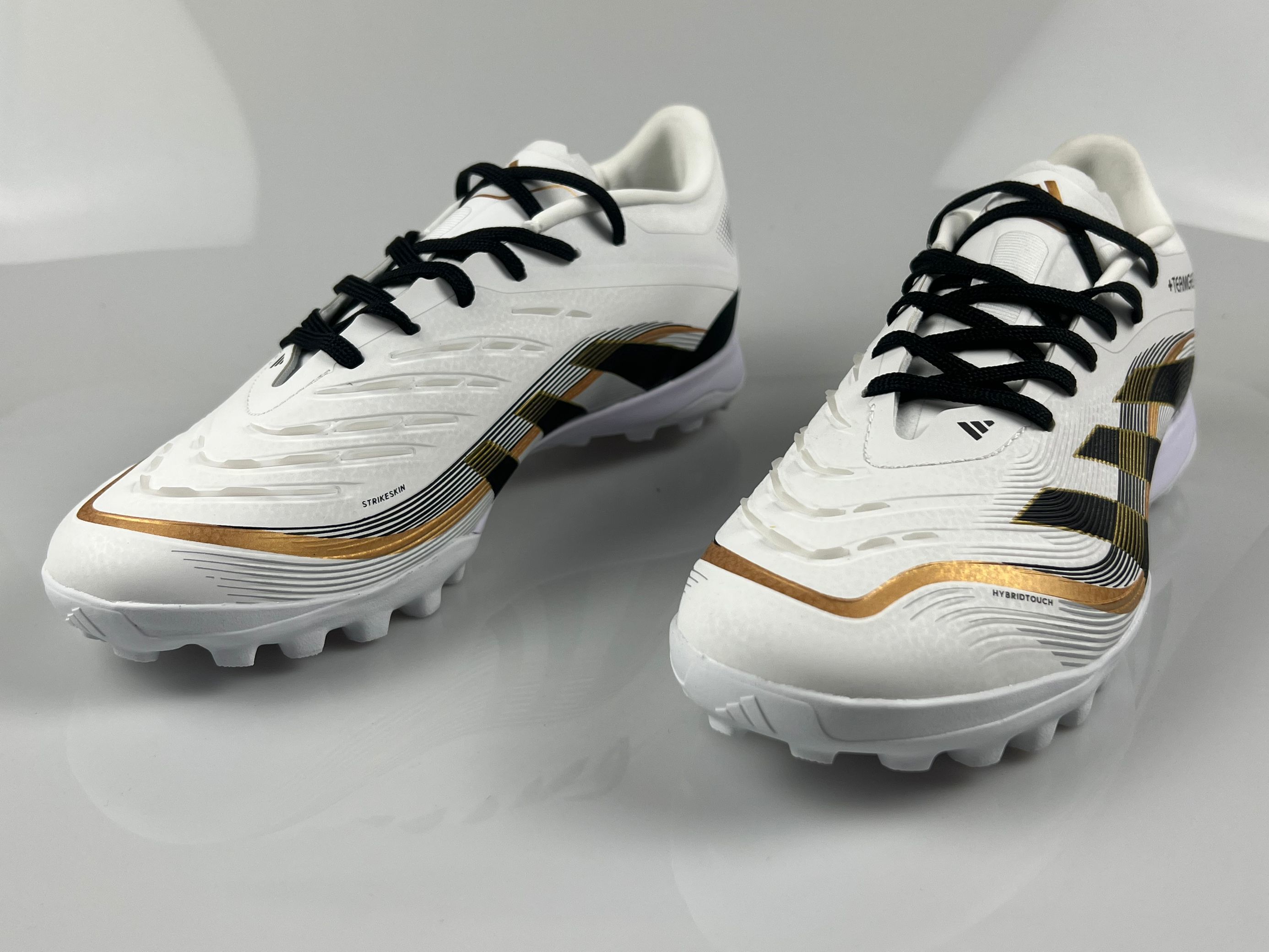 Adidas Predator Elite TF Boots Size: 39-45