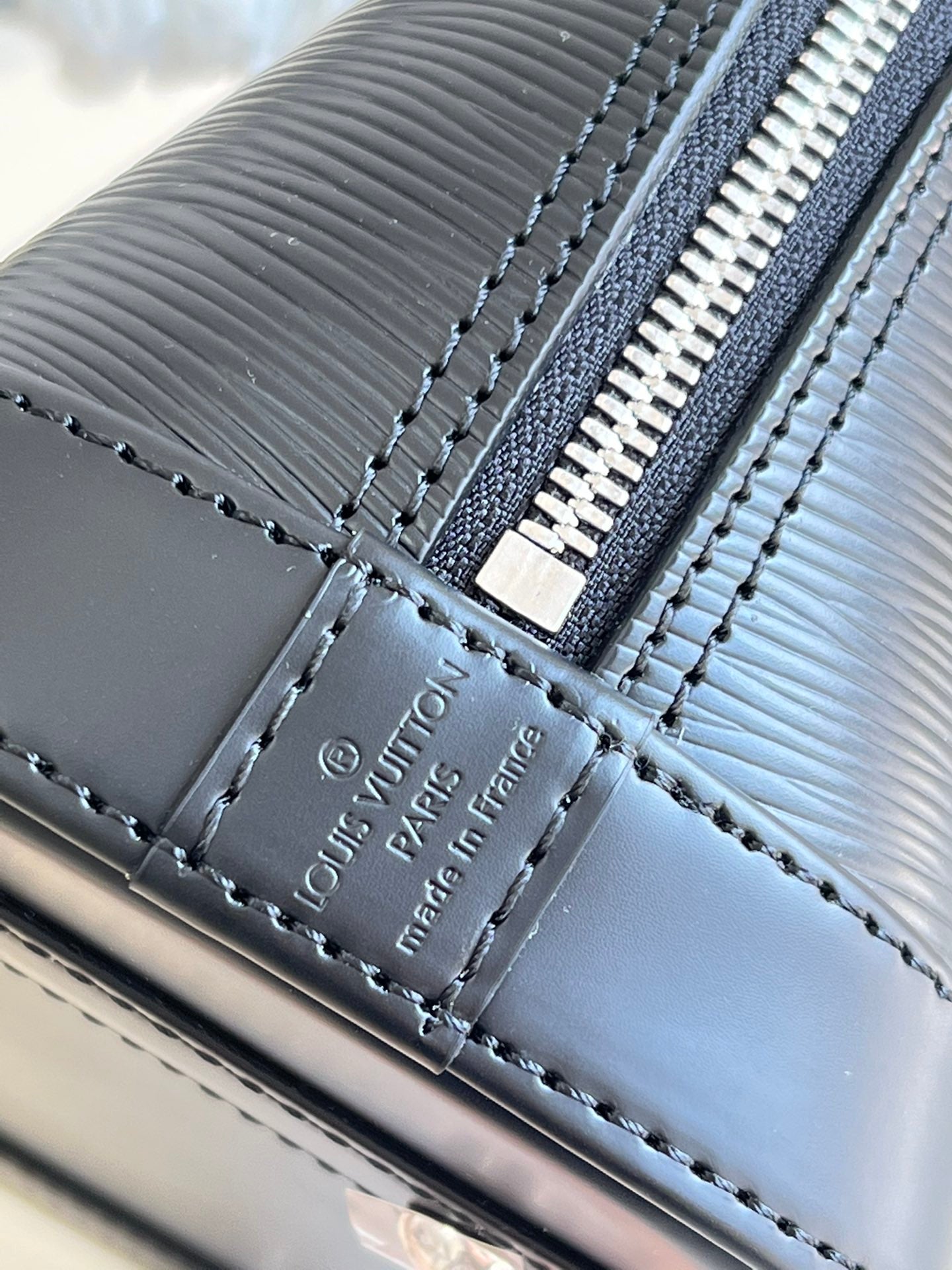 Louis Vuitton Alma Bb 23Cm Black