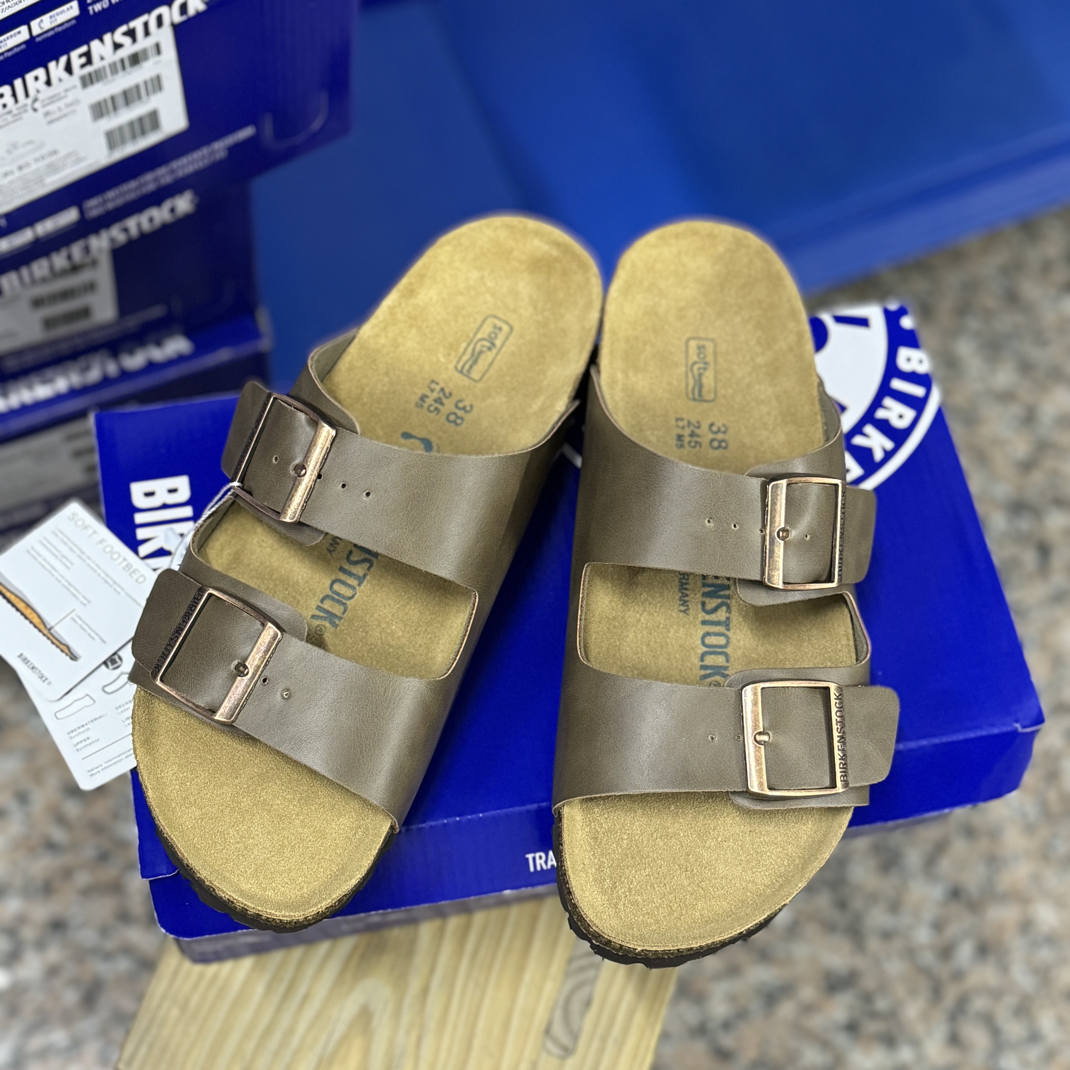 Birkenstock Arizona Leather Sandals