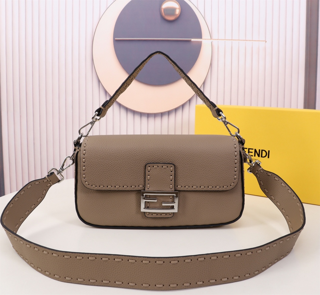 High-quality Fendi Baguette Cuoio Romano Selleria shoulder bag - cnluxepick