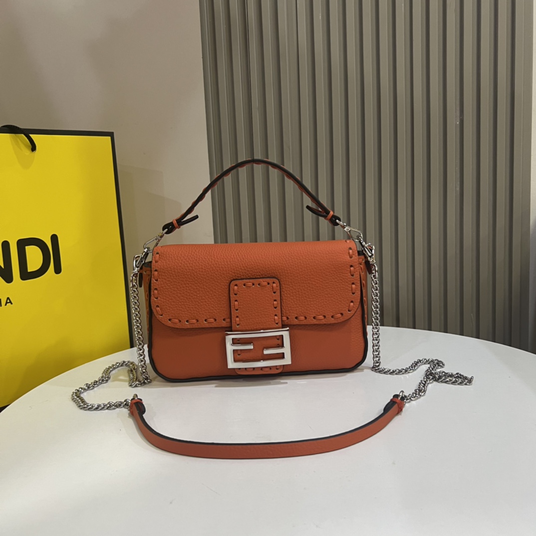 Fendi Baguette Selleria FF crossbody bag - cnluxepick