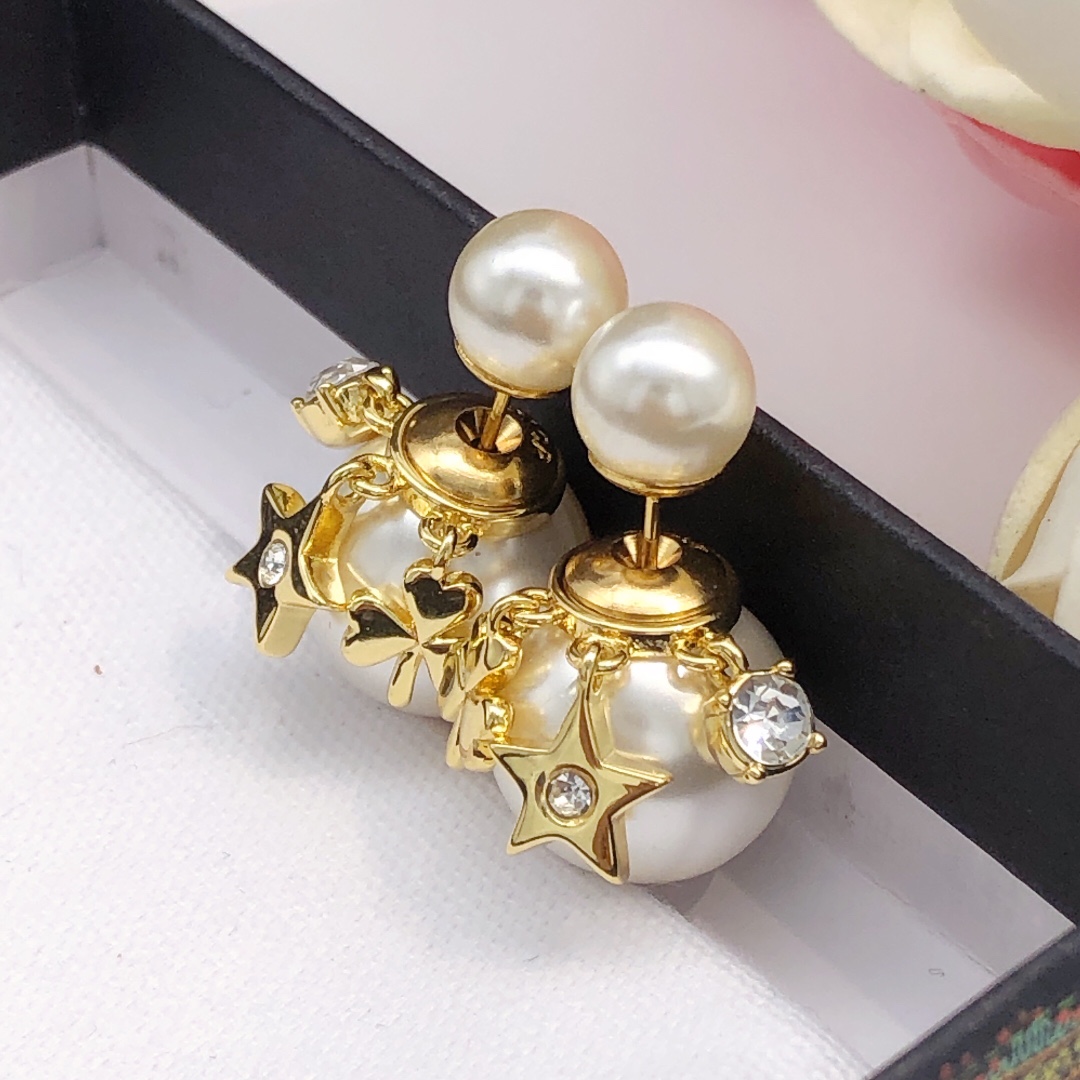 Dior large and small pearl earrings - cnluxepick