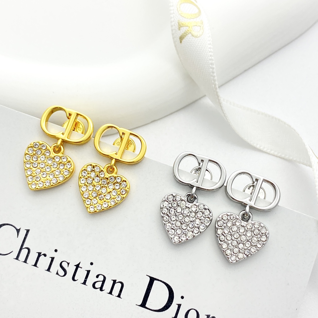 Dior Heart Stud Earrings - cnluxepick