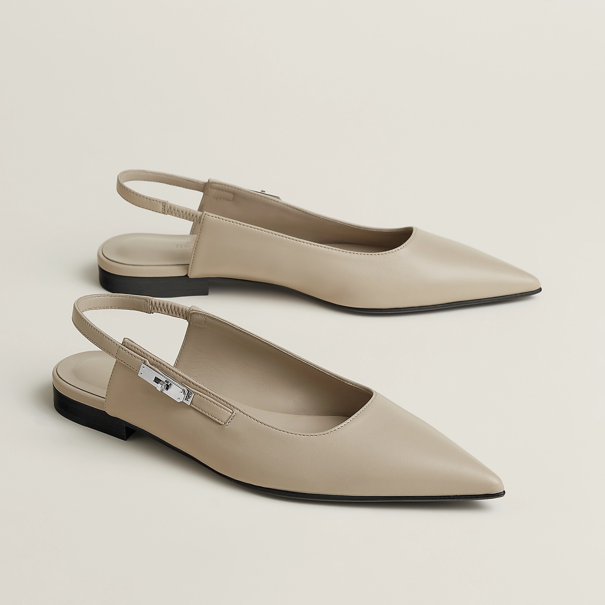 Flat shoes