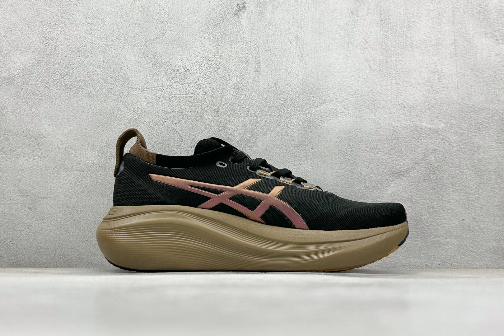 ASICS Gel Nimbus 27 Platinum Black/Beet Juice 1012C095-001