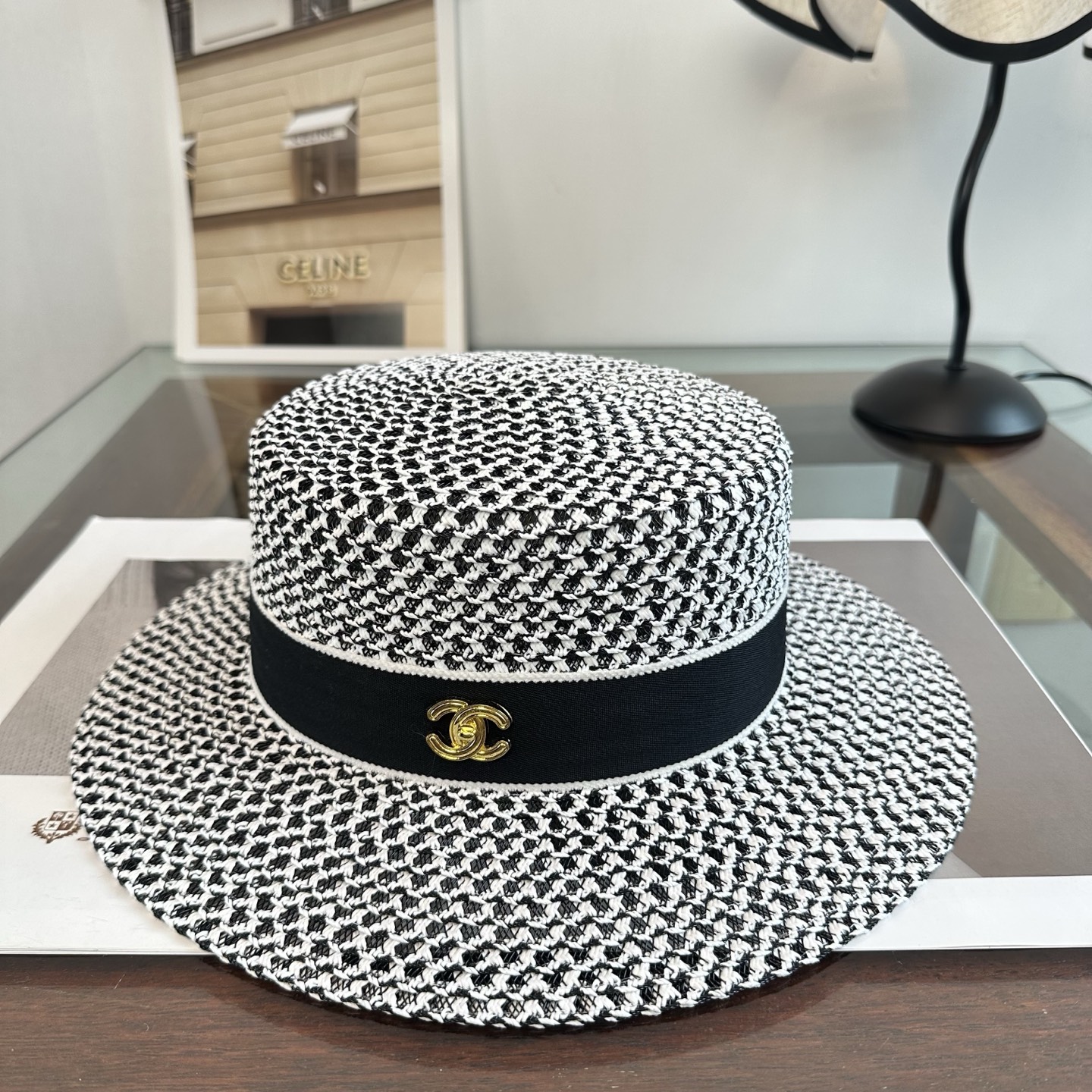 CHANEL flat-topped straw hat - cnluxepick