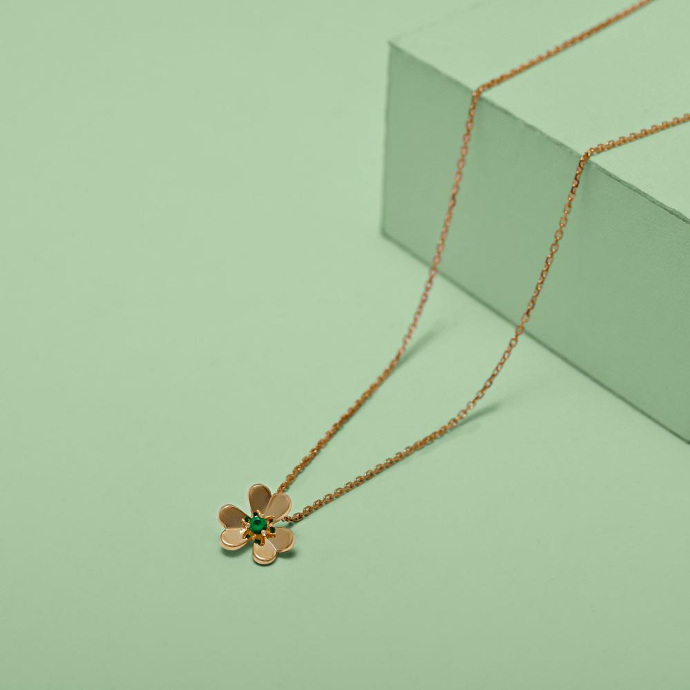 Van Cleef & Arpels Frivole Necklace 18K Yellow Gold Emerald VCARP7SB00