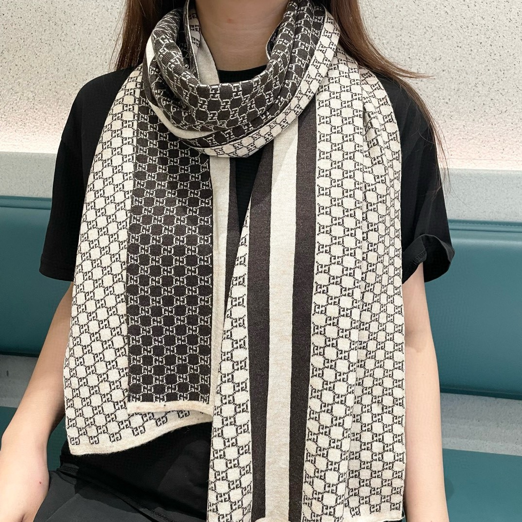 Gucci Cashmere Scarf Pattern Black White For Women 180cm