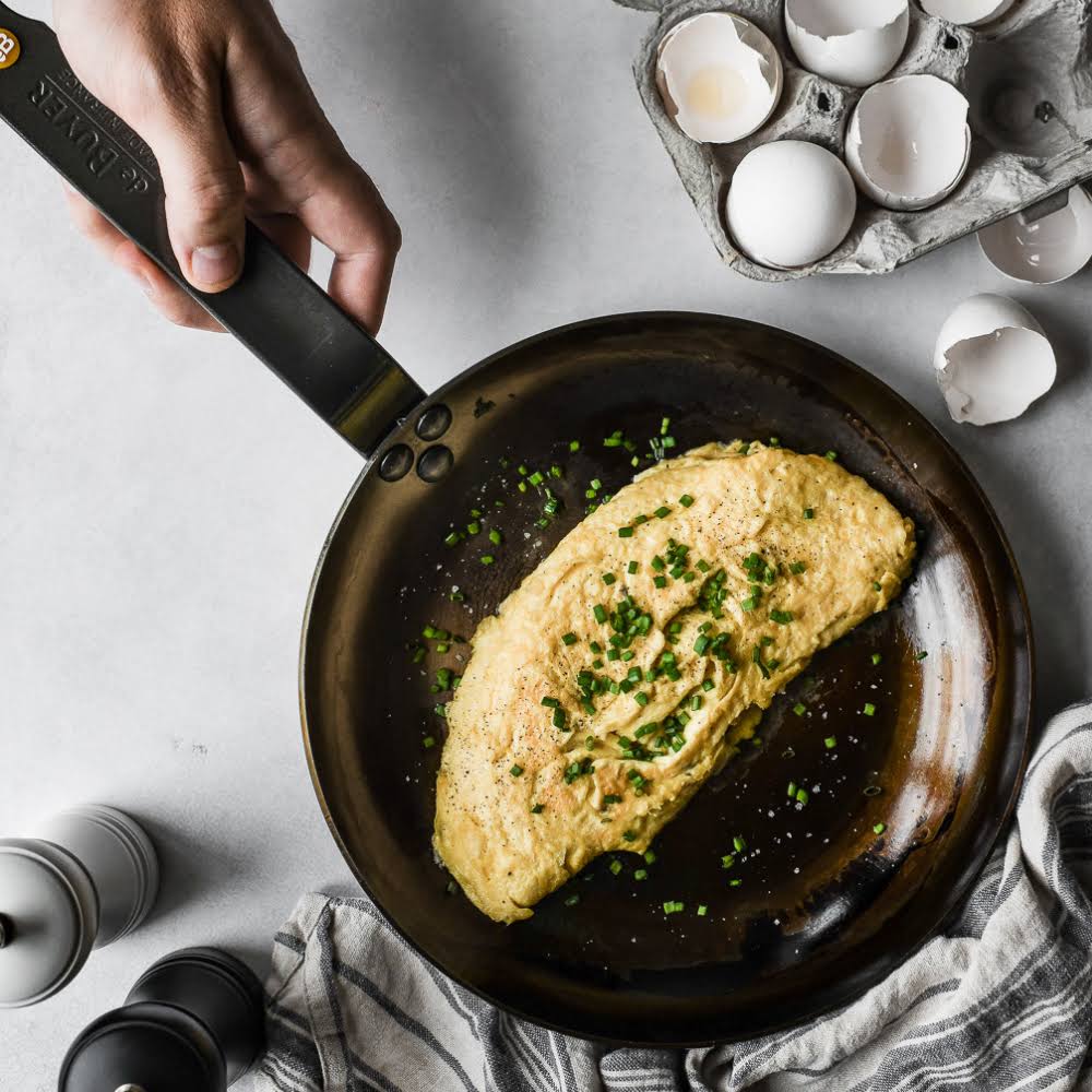 De Buyer Mineral B Element Omelette Pan 9.5-in