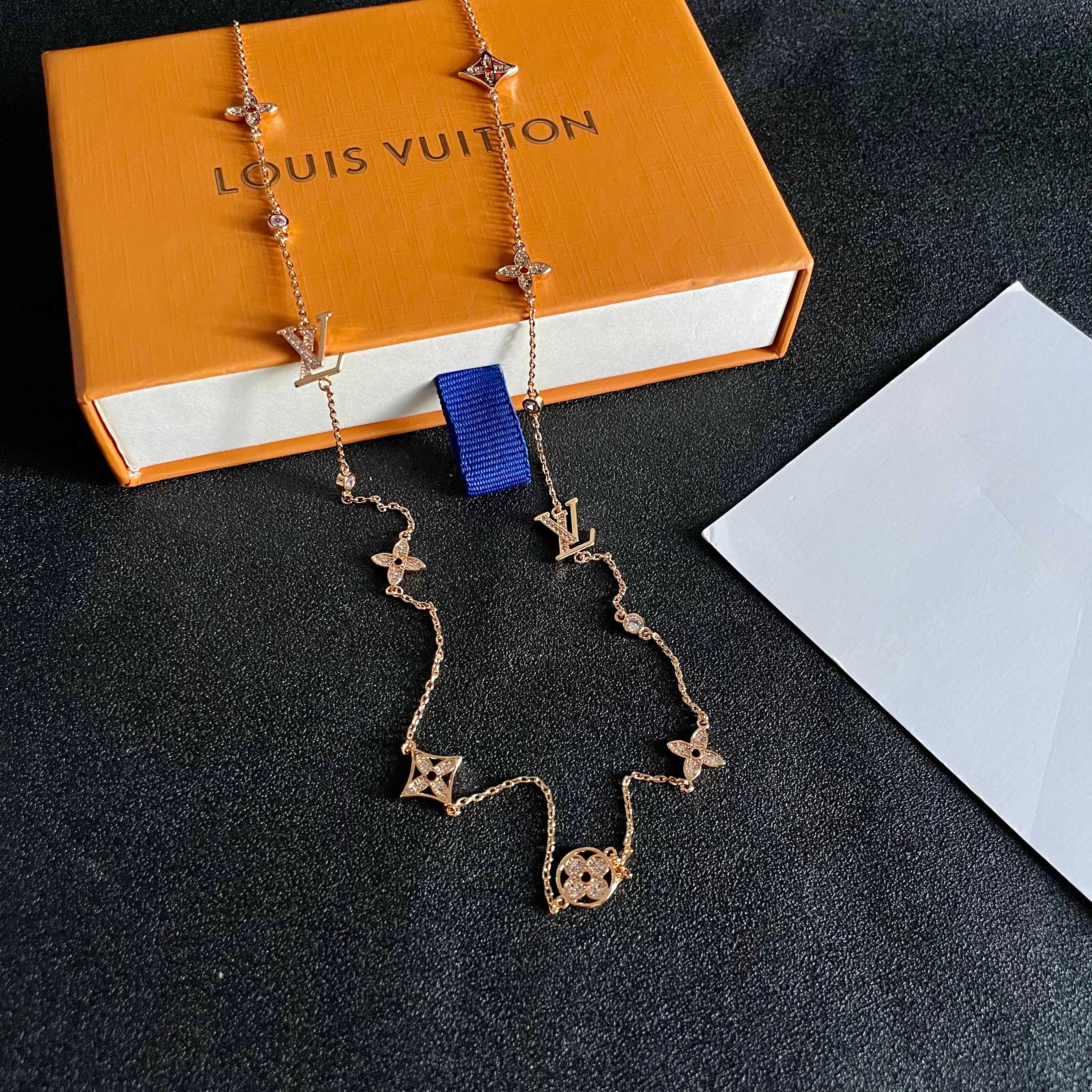 Louis Vuitton Necklace - cnluxepick