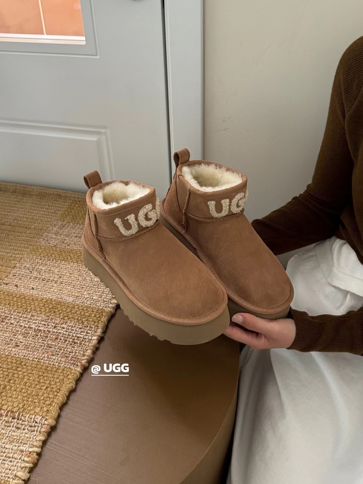 High Quality UGG Kardash Mini Platform Boots - cnluxepick