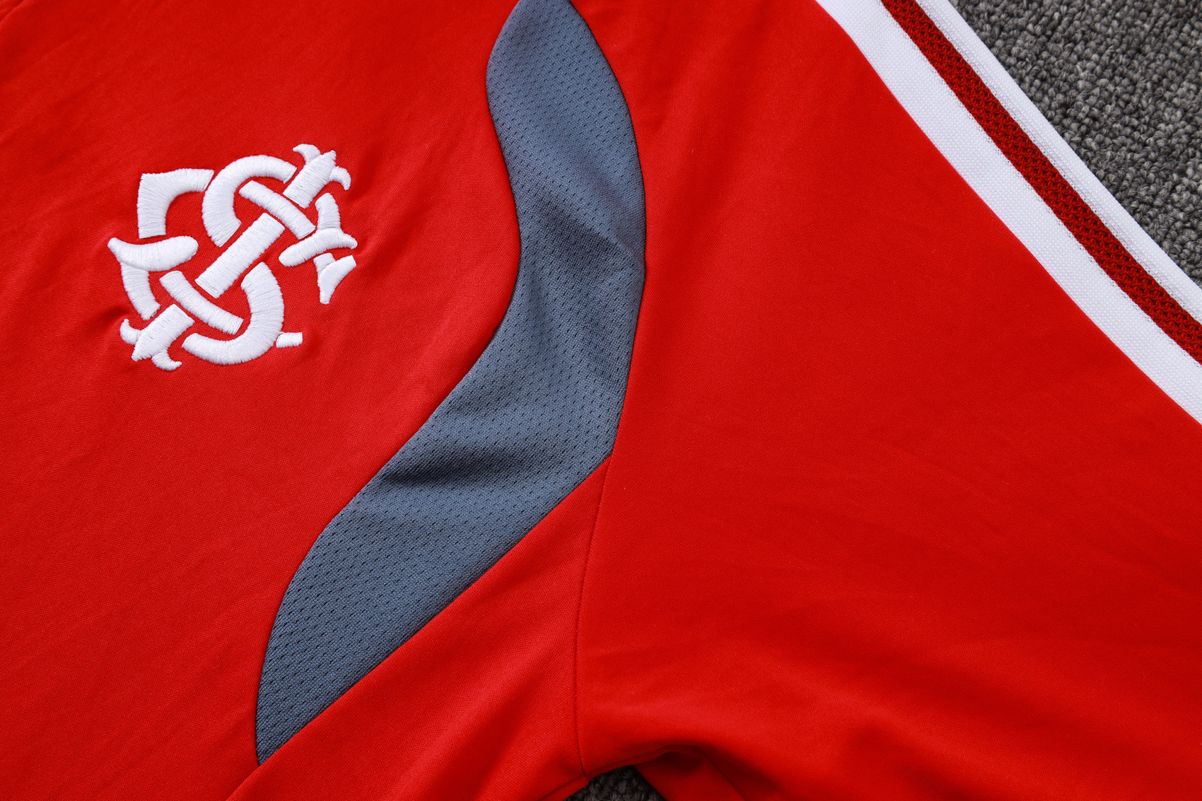 SC Internacional Half Zipper Training Suit B26014