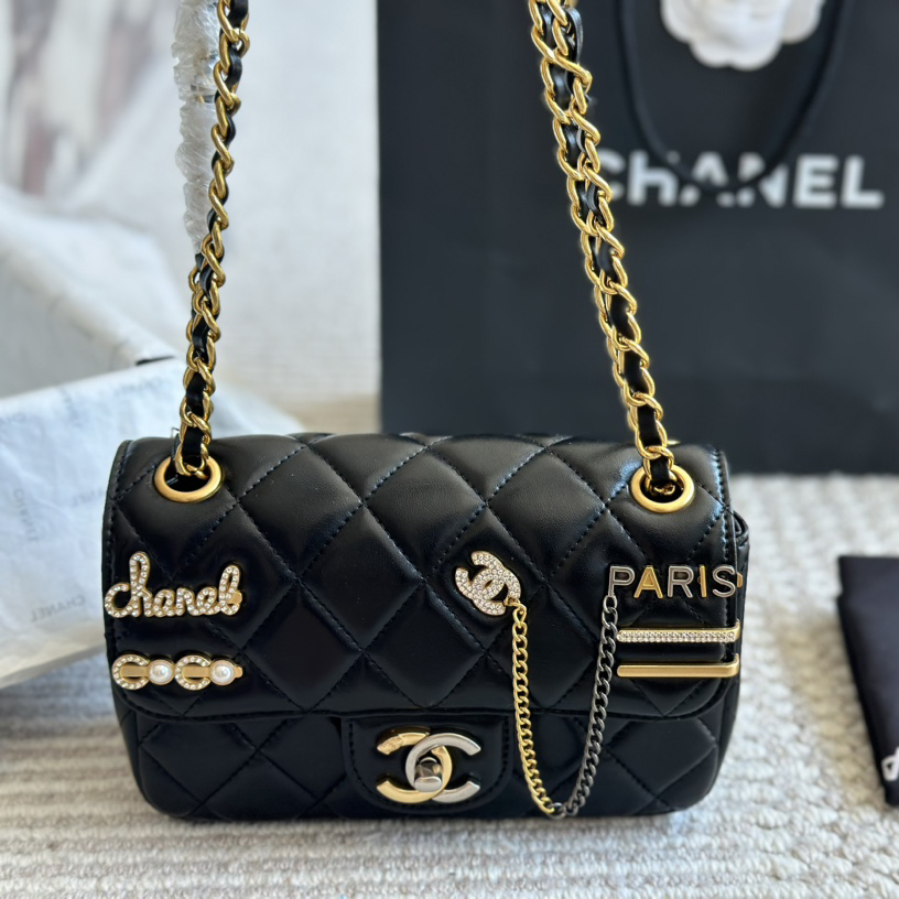 Chanel lucky charm chain crossbody bag - cnluxepick