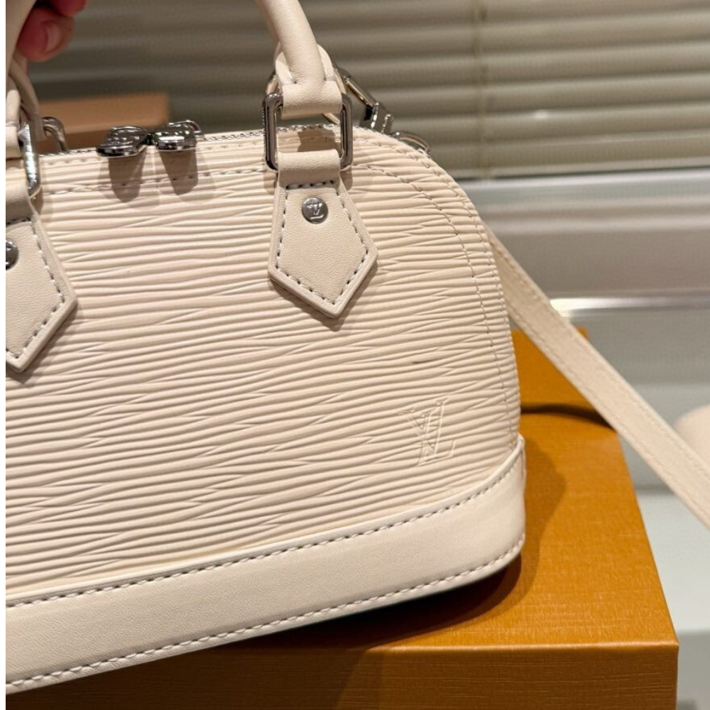 Louis Vuitton Nano Alma Epi Noir Beige 7.1 Inches M81945