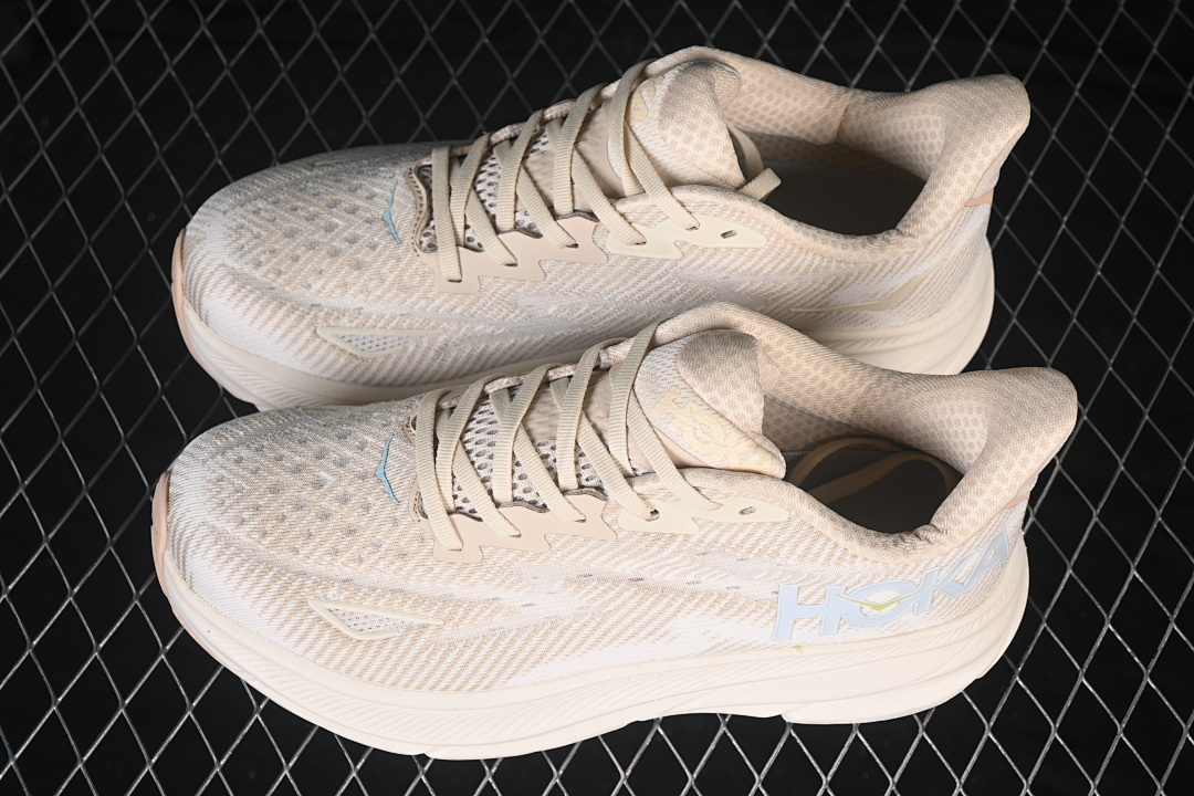 HOKA One One Clifton 9