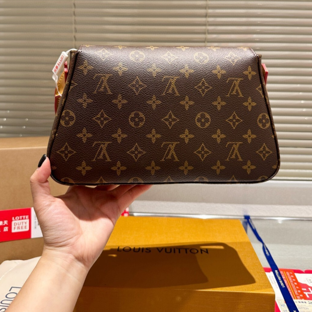 Louis Vuitton Looping Pm Monogram 11.8 Inches