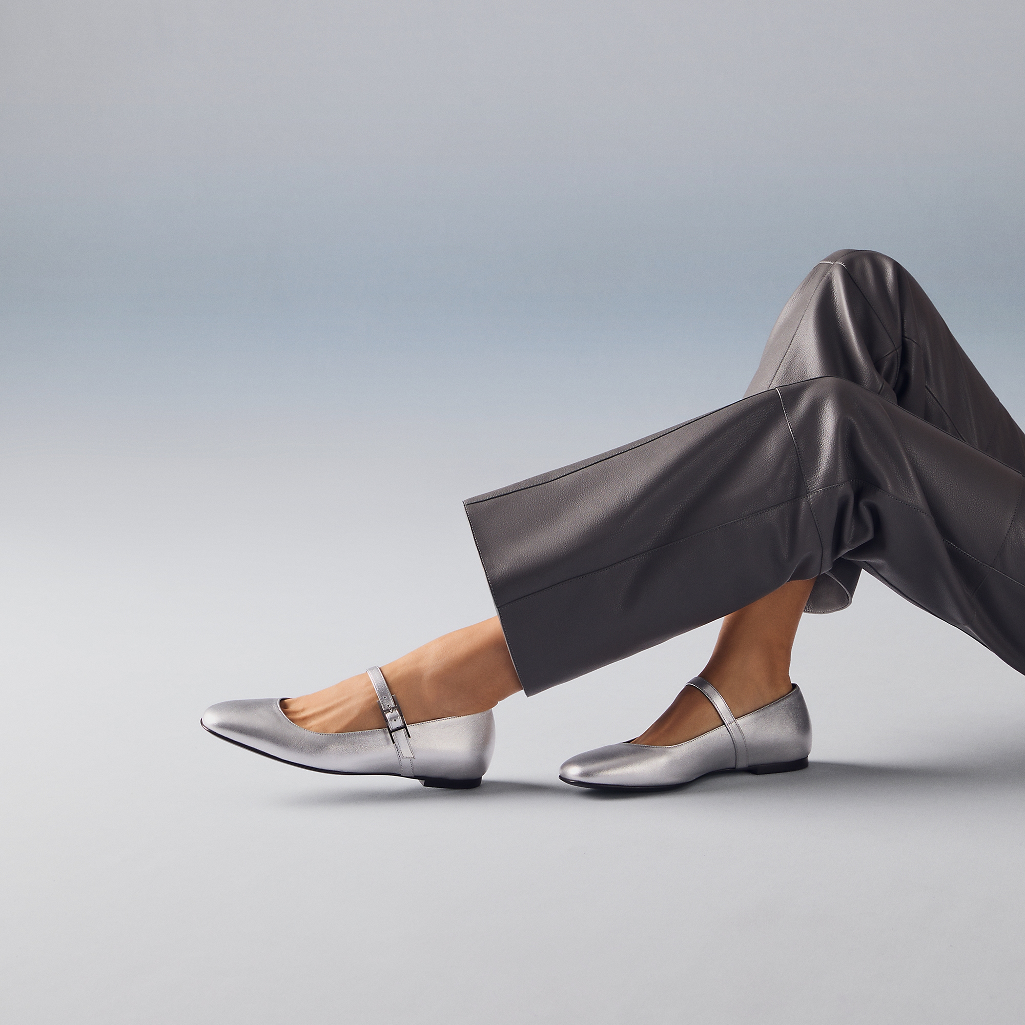 Flat shoes