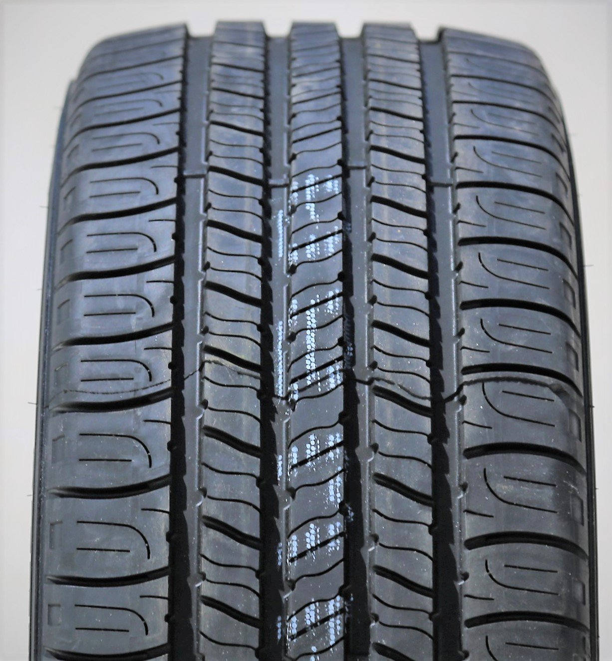 Tire Goodyear Assurance All-Season 225/45R18 91V A/S All Season