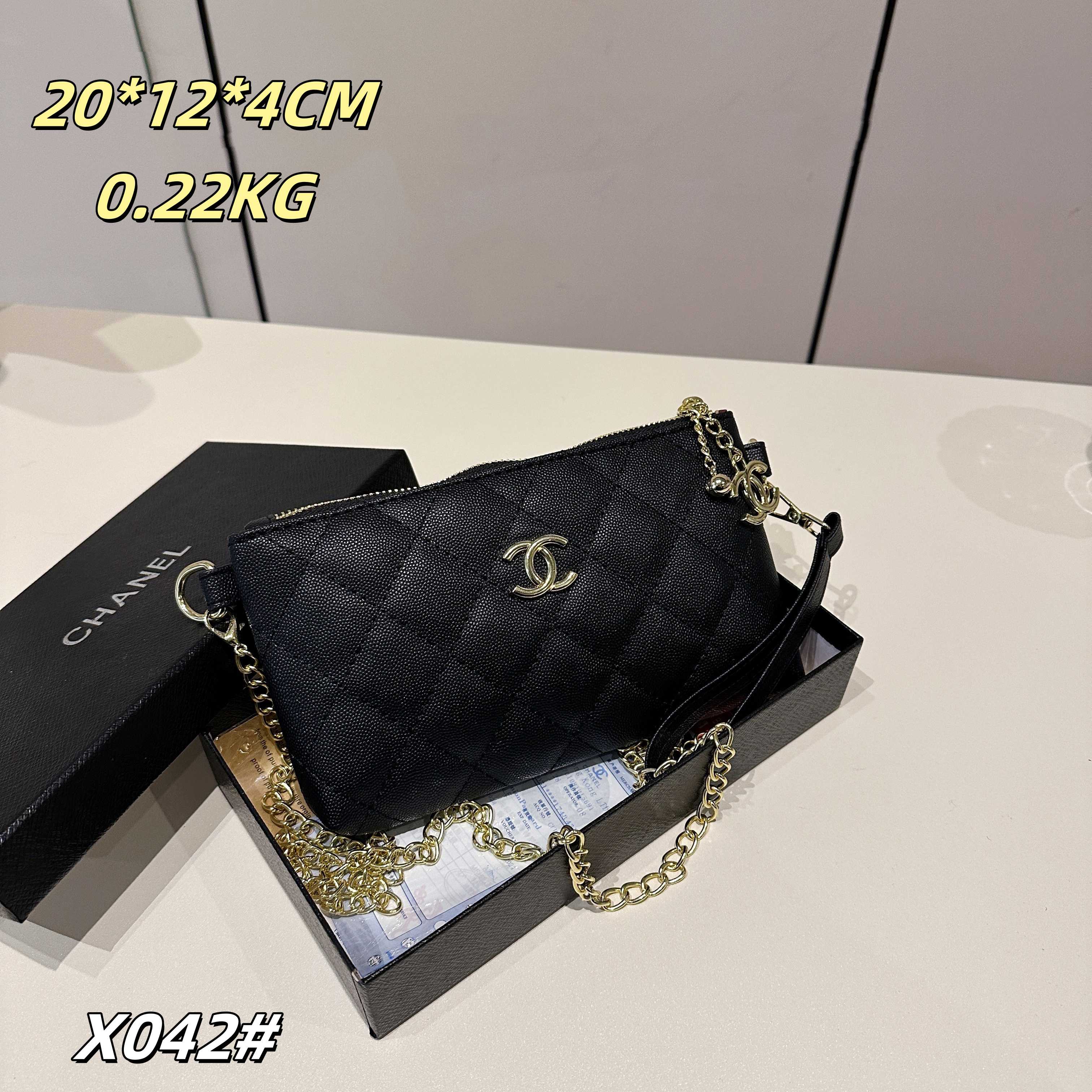 Chanel women's classic clutch bag - cnluxepick