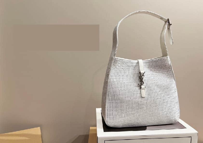 Saint Laurent Le 5 A 7 Supple Hobo Bag White 27Cm