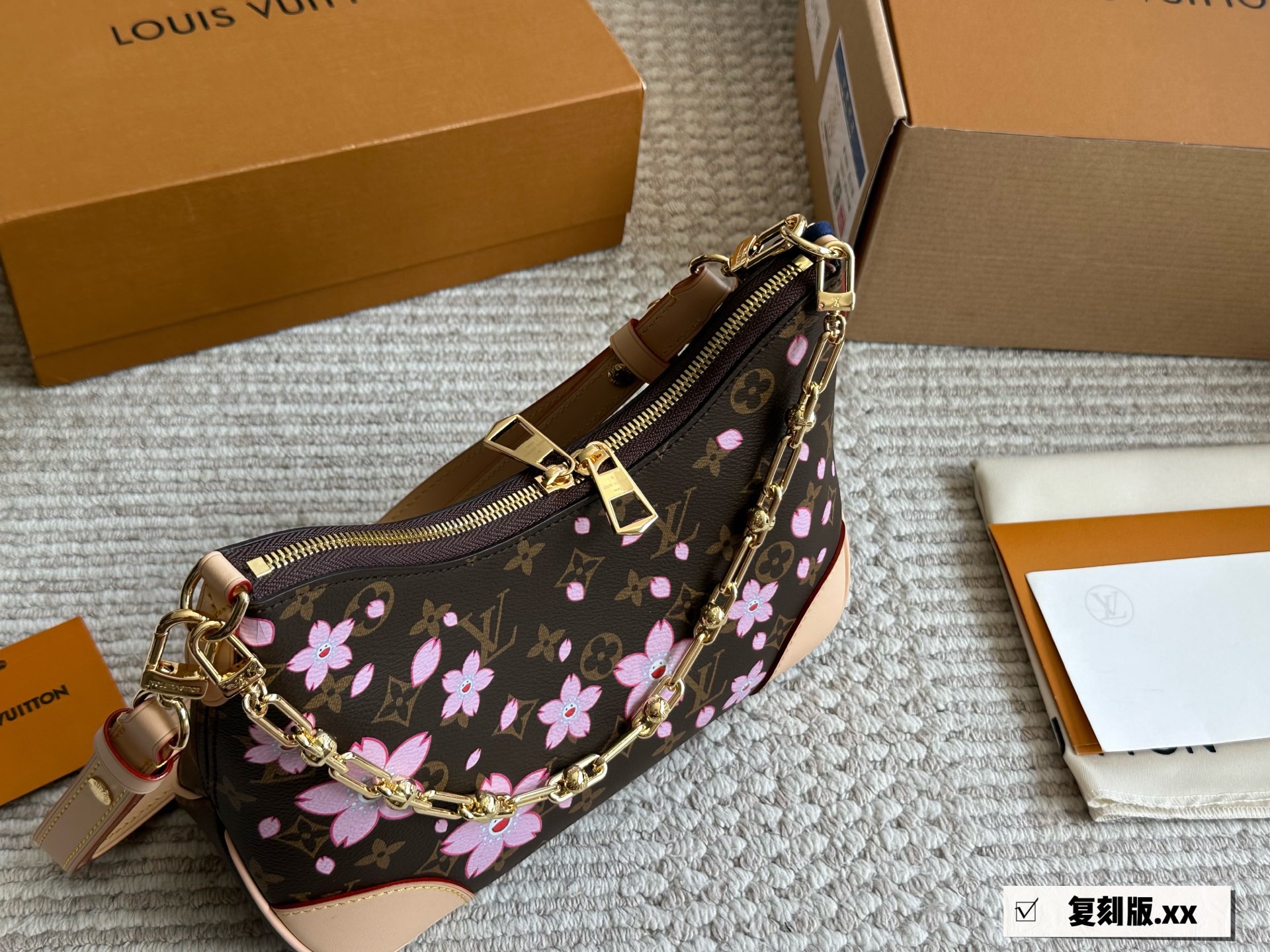 Vintage LV Croissant Bag - cnluxepick