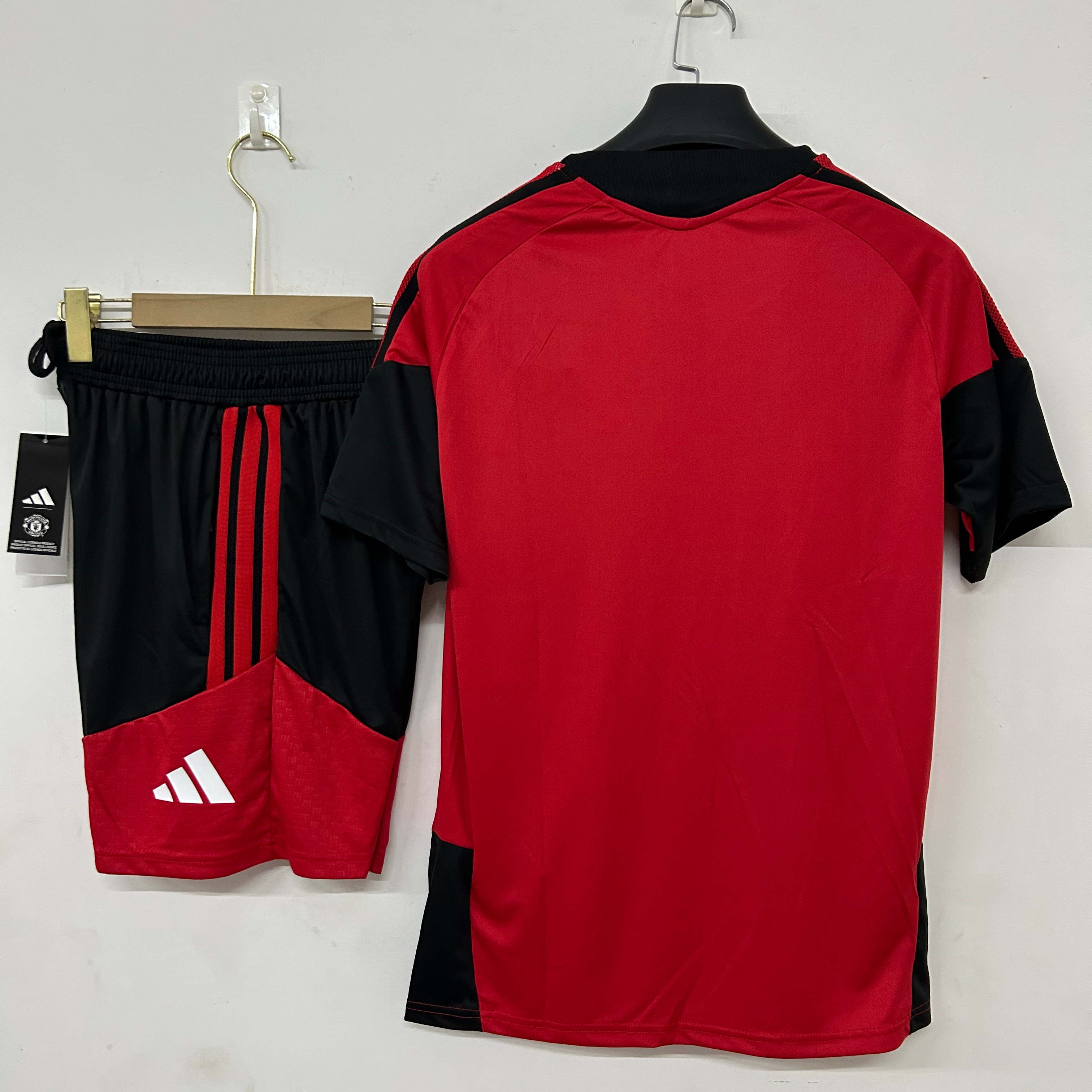 Man United 26/27 Training Red S-3XL