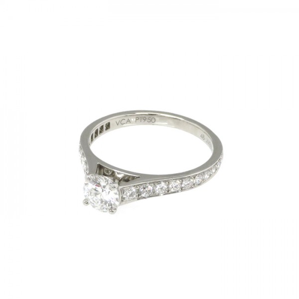 Van Cleef & Arpels Romance Solitaire Ring Platinum Diamond