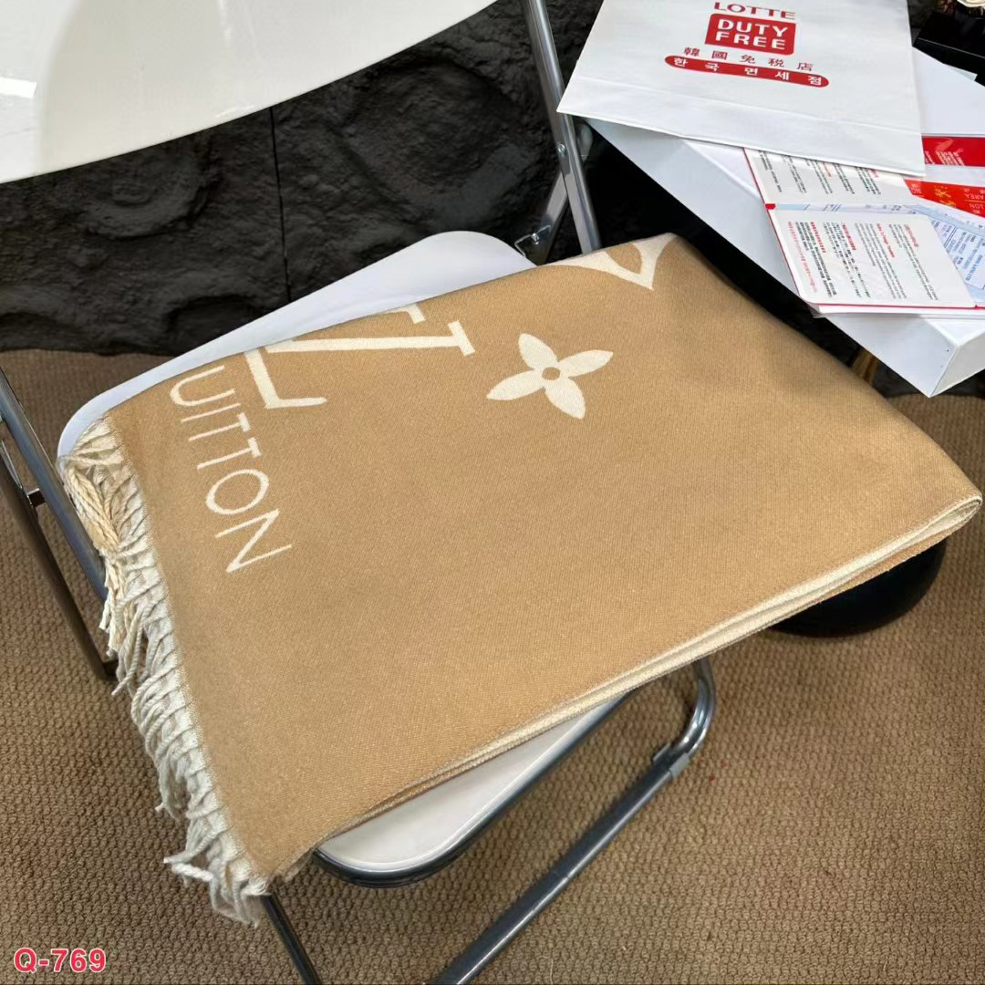 Louis Vuitton LV Unisex Reykjavik Scarf - cnluxepick