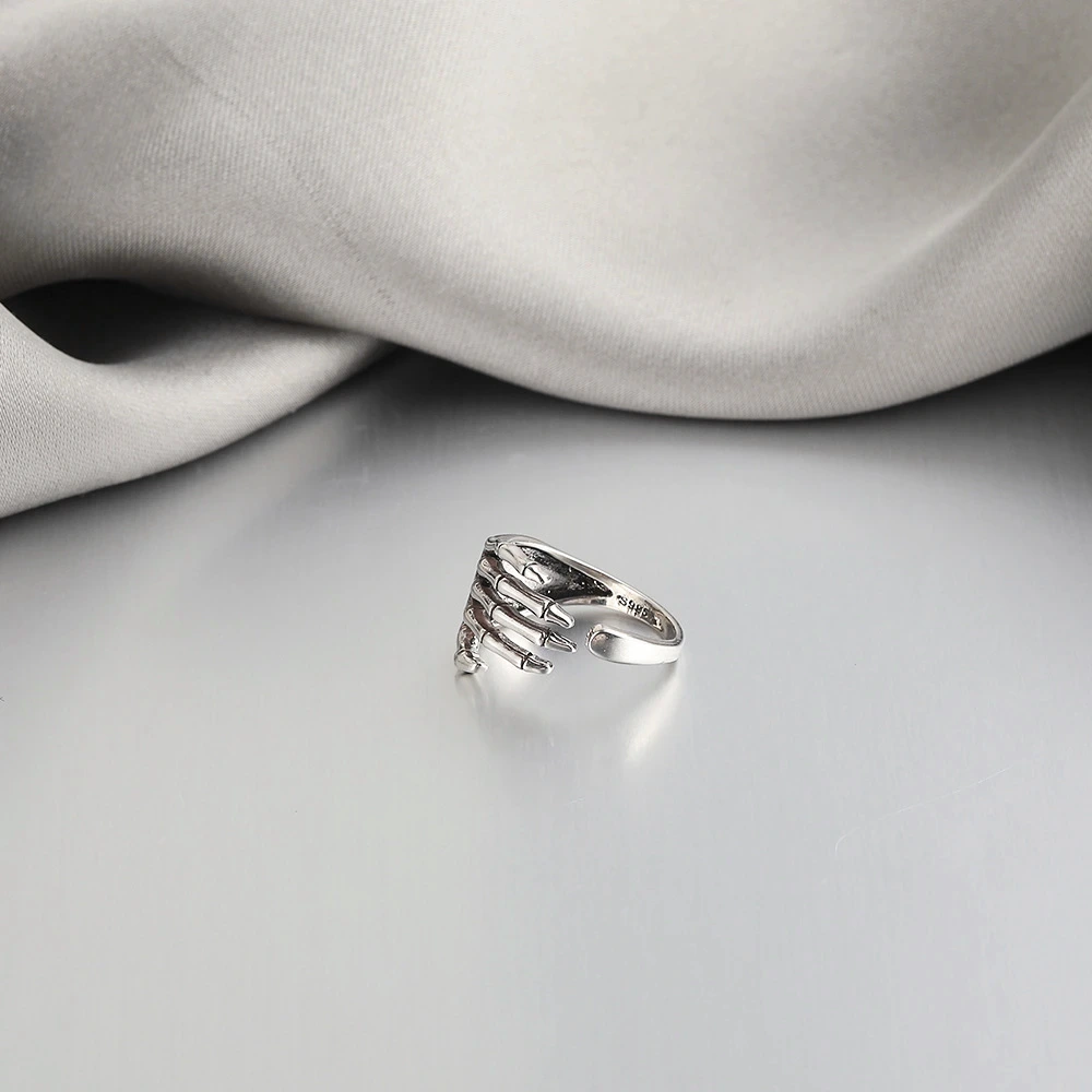 Vintage Gothic Silver Hand Claw Skull Ring