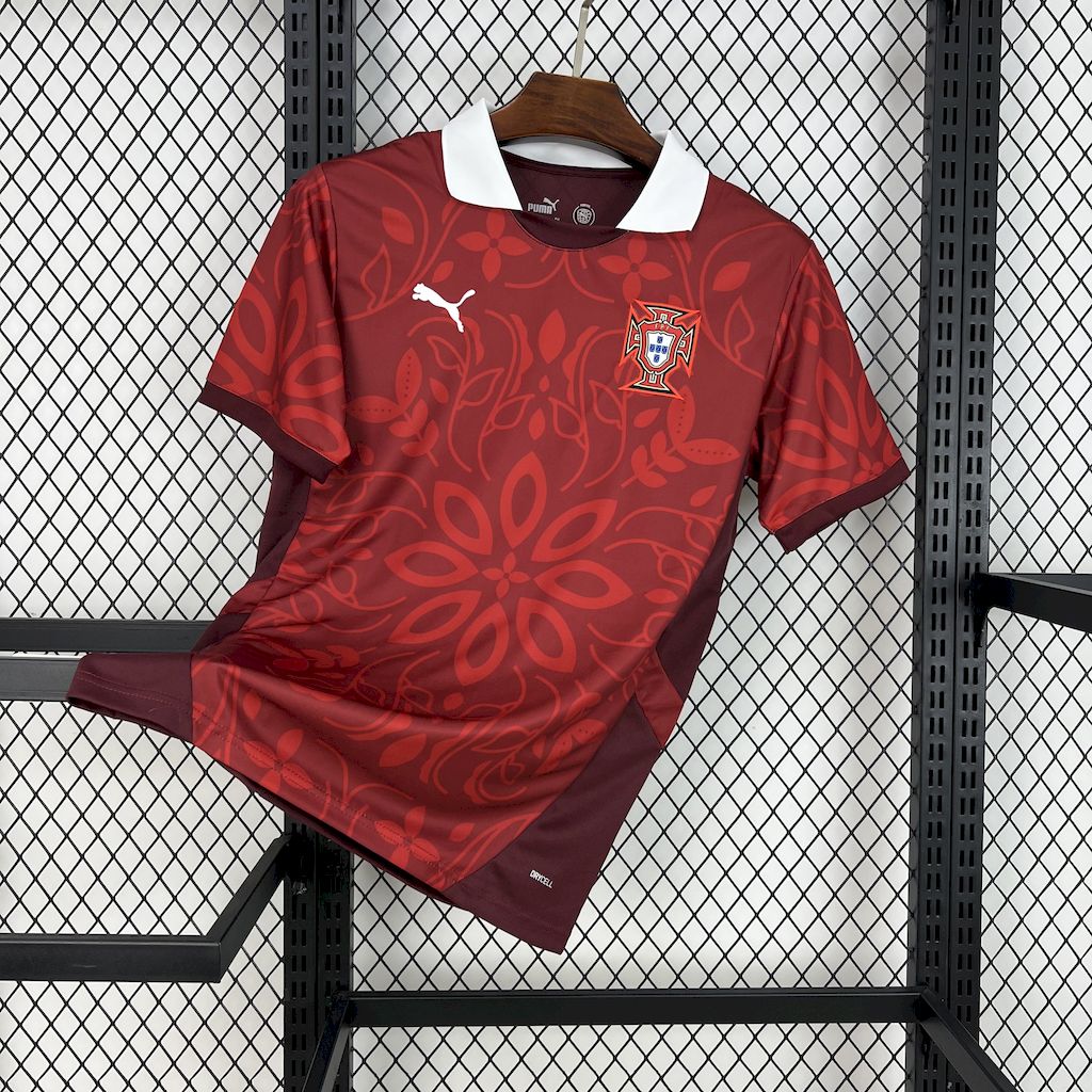 Portugal maillot foot extraînement 2025 2026€14.99