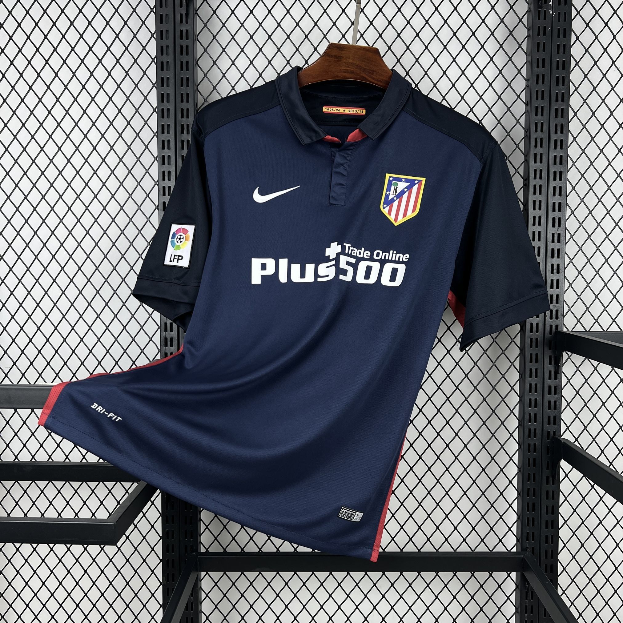 Atletico Madrid maillot foot retro 2015 2016€14.99