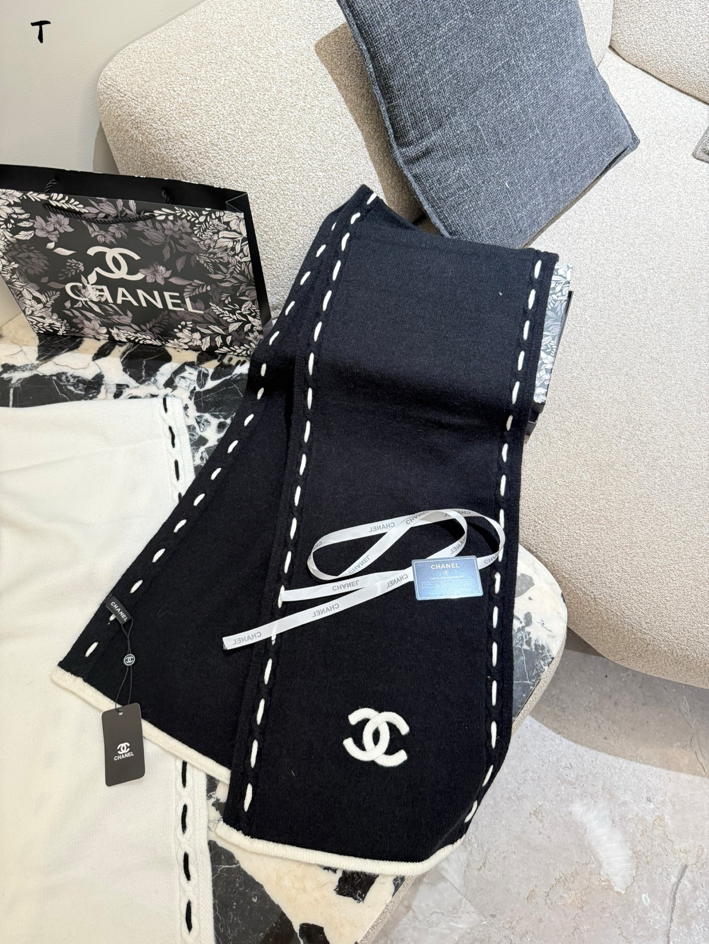 Chanel knitted cashmere scarf - cnluxepick