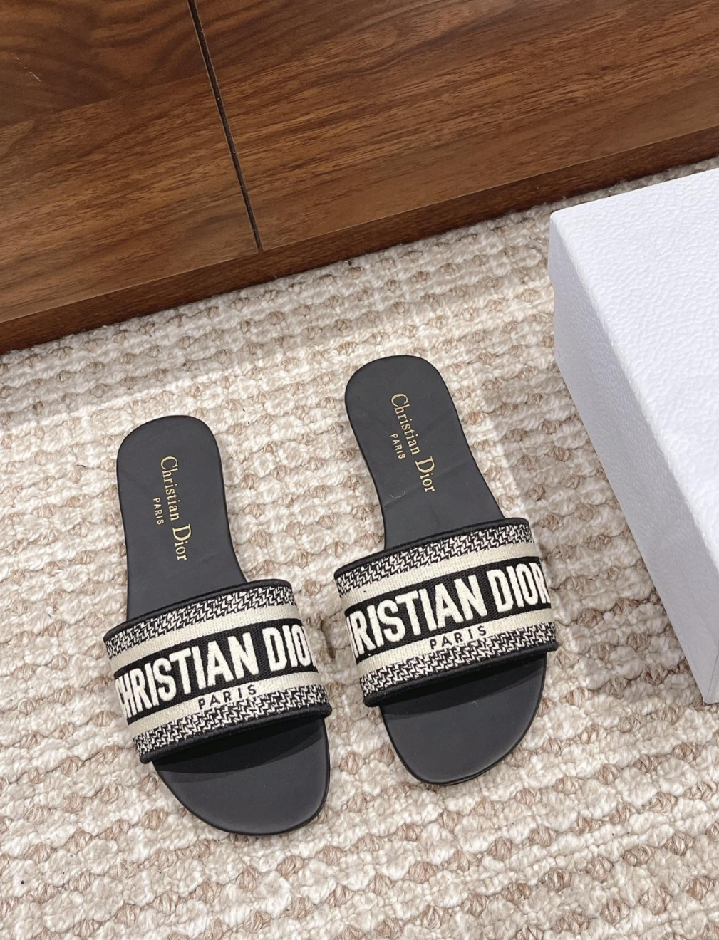 High Quality Dior Slippers - cnluxepick