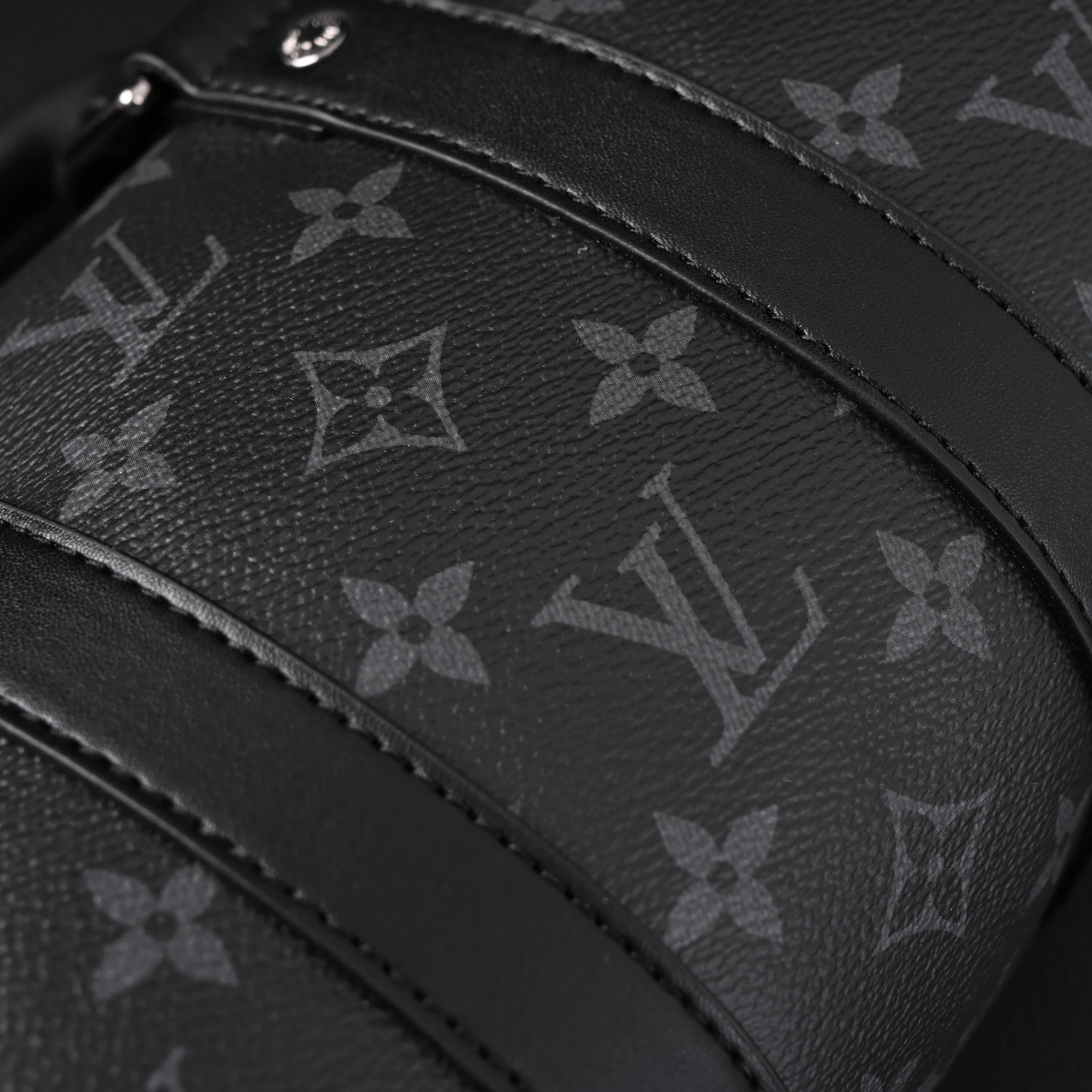 Louis Vuitton Keepall Bandoulière 50 – Monogram Eclipse Canvas