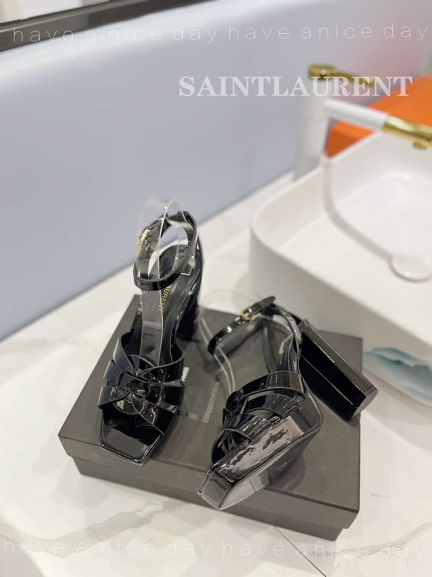 Saint Laurent Tribute Platform Sandals In Patent Leather Black